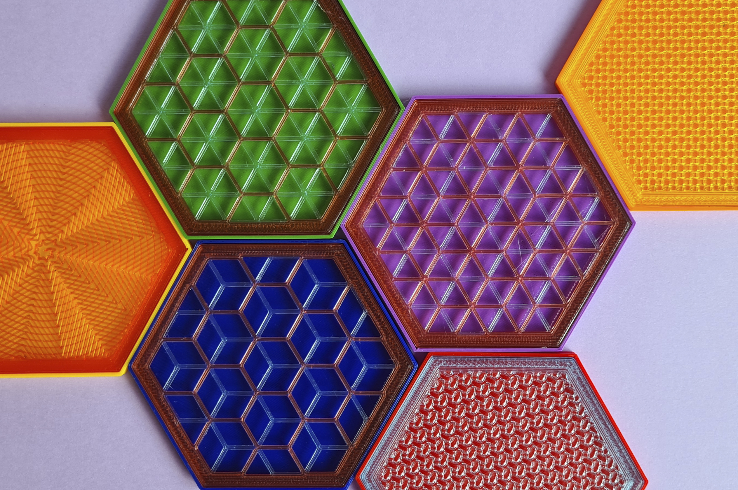 Miniatura 20 do modelo 3D Geo-parametric coaster + holder + modifiers
