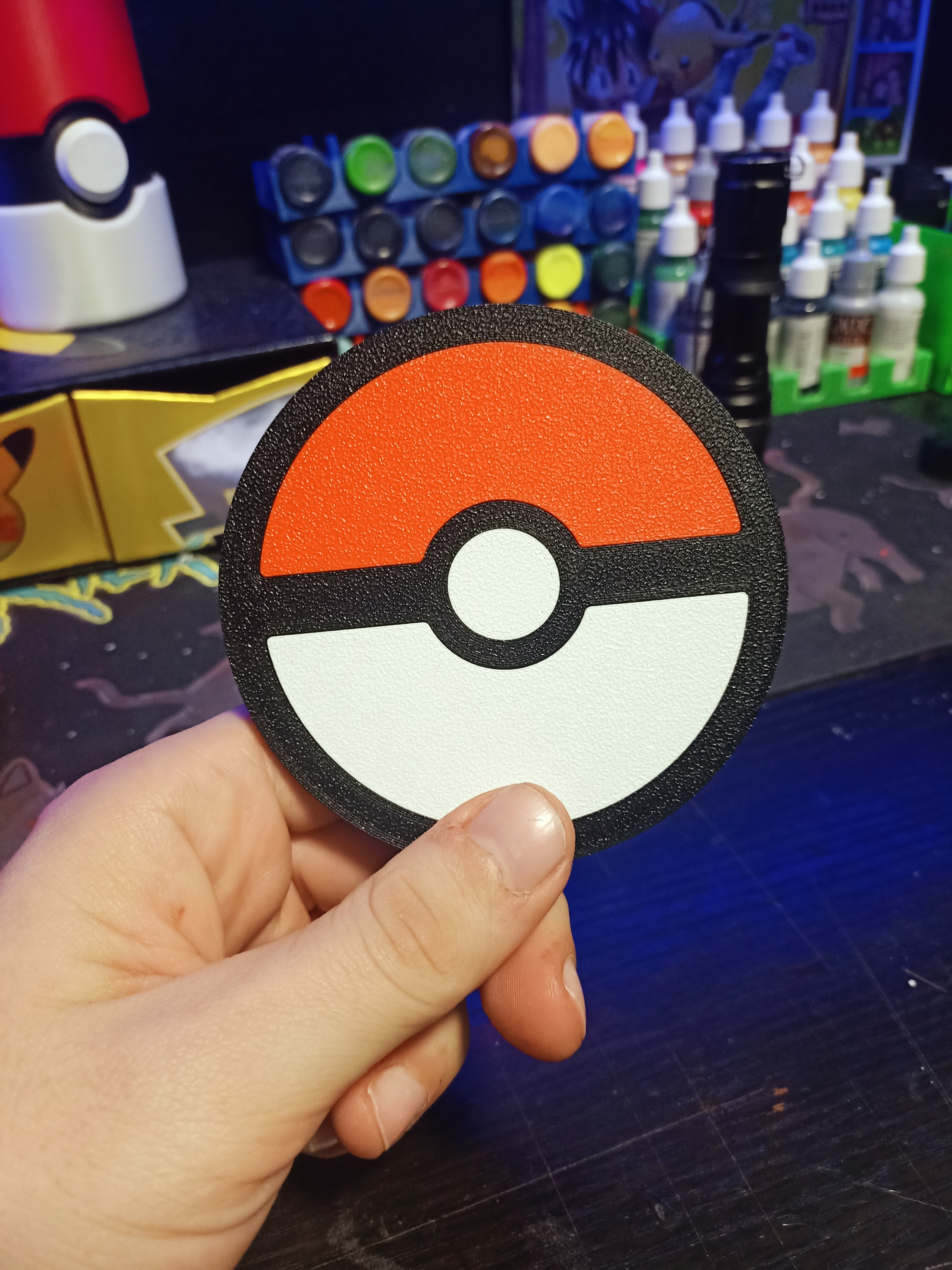 Miniatura 2 do modelo 3D Pokeball Coaster and holder Pokemon