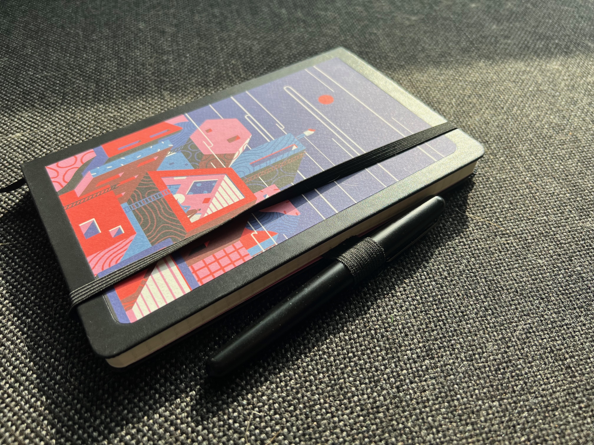Miniatura 4 do modelo 3D Notebook (Moleskin) pen loop clip