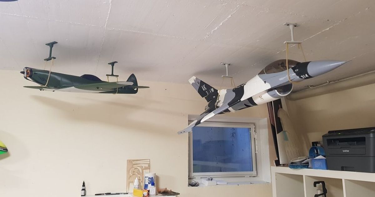 RC Plane Ceiling hanger by Brent Download free STL model