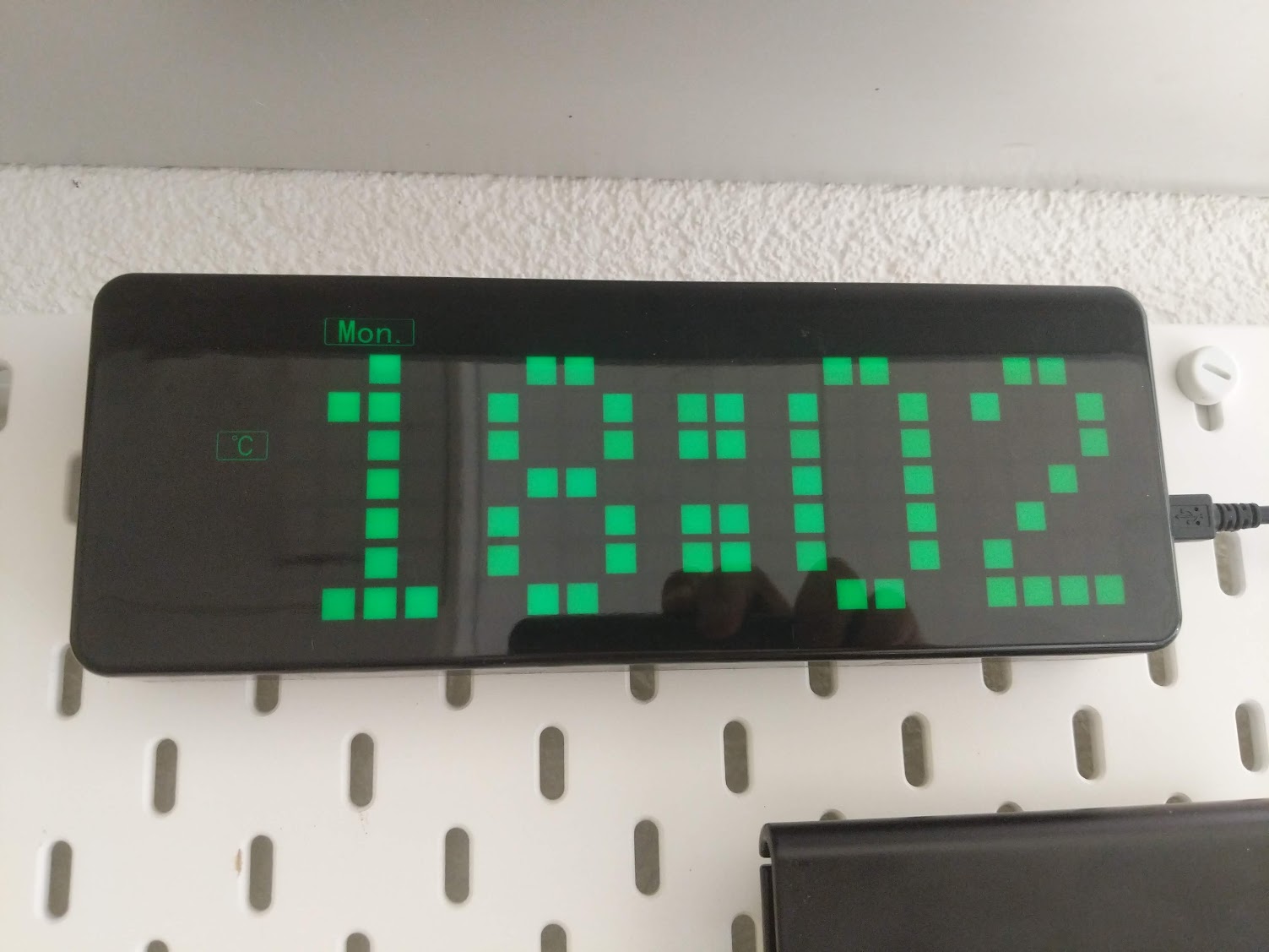 Waveshare Raspberry Pi Pico Clock mount for Ikea Skadis