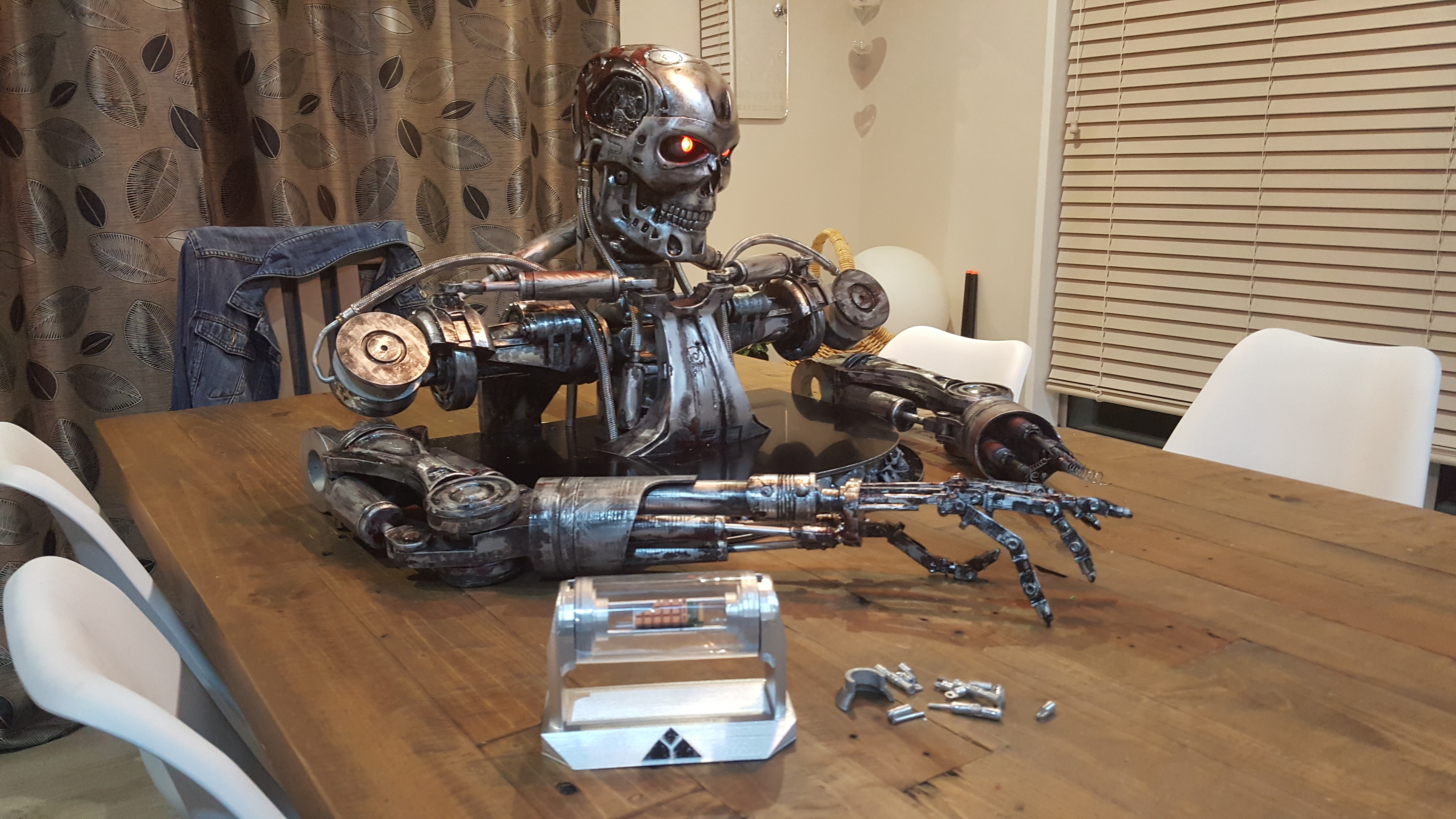 Miniatura 37 do modelo 3D Terminator T800 Split Shoulders "Bust Concept"