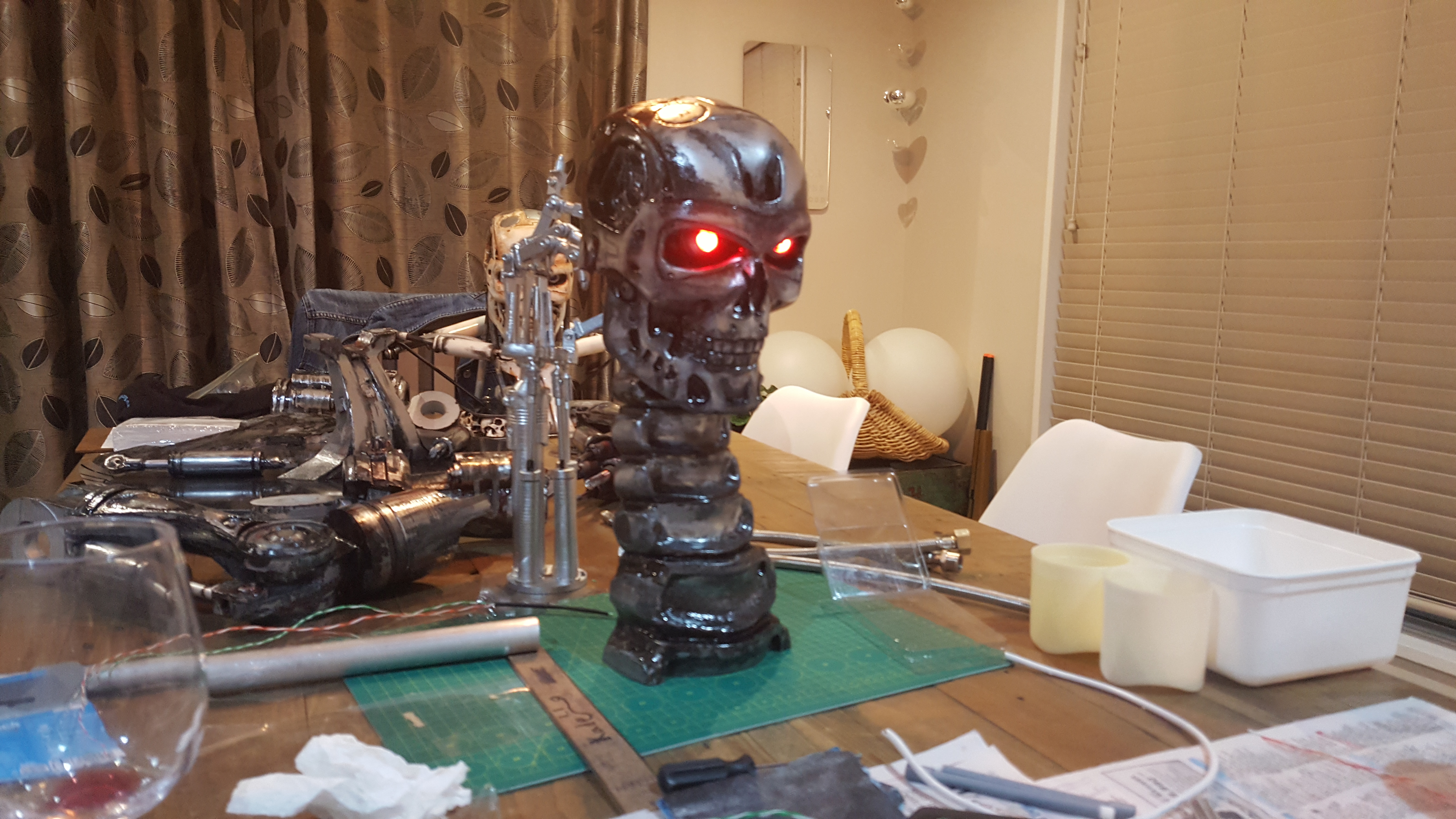 Miniatura 39 do modelo 3D Terminator T800 Split Shoulders "Bust Concept"