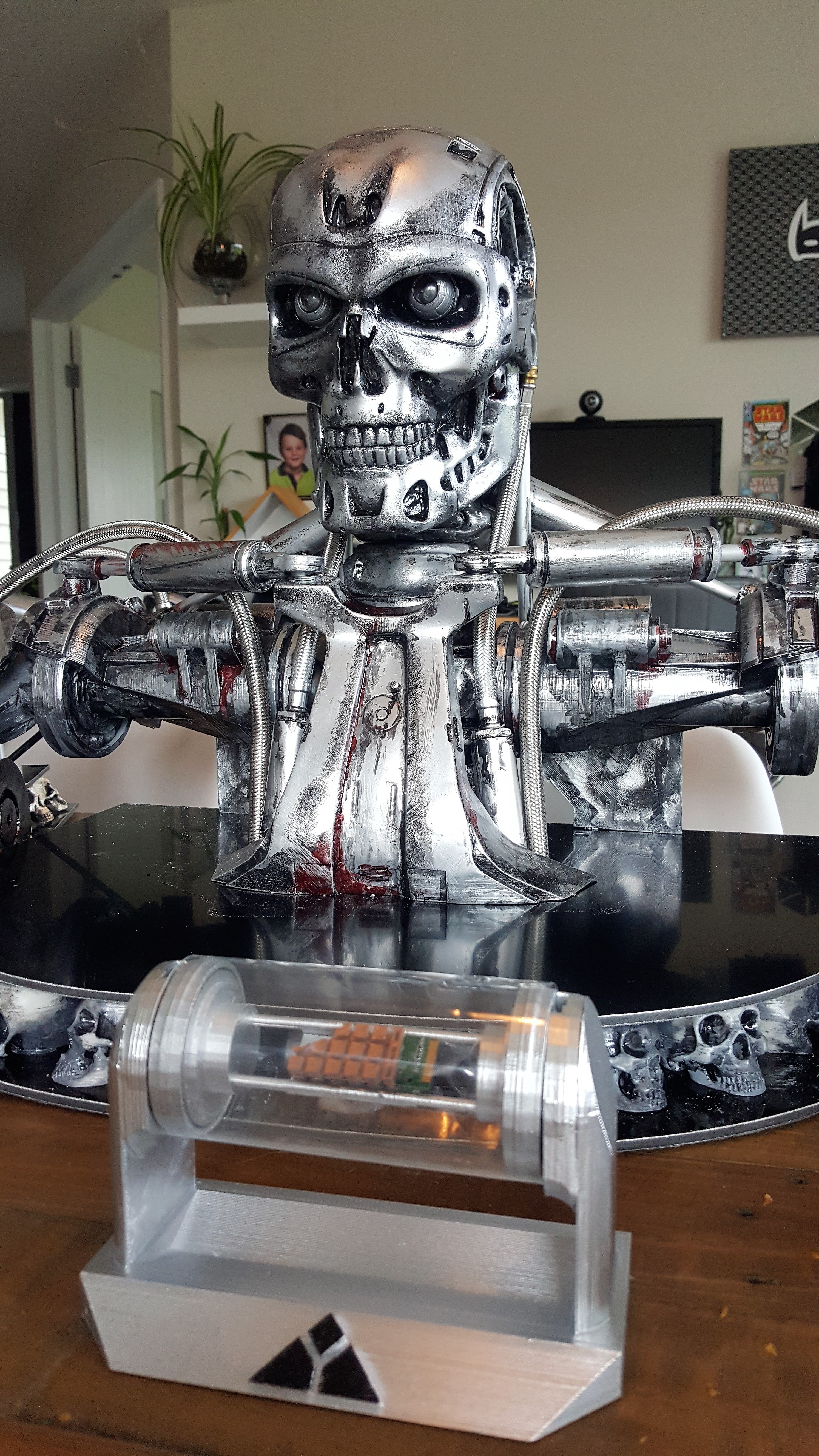Miniatura 68 do modelo 3D Terminator T800 Split Shoulders "Bust Concept"