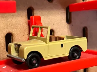 Matchbox Land Rover Window