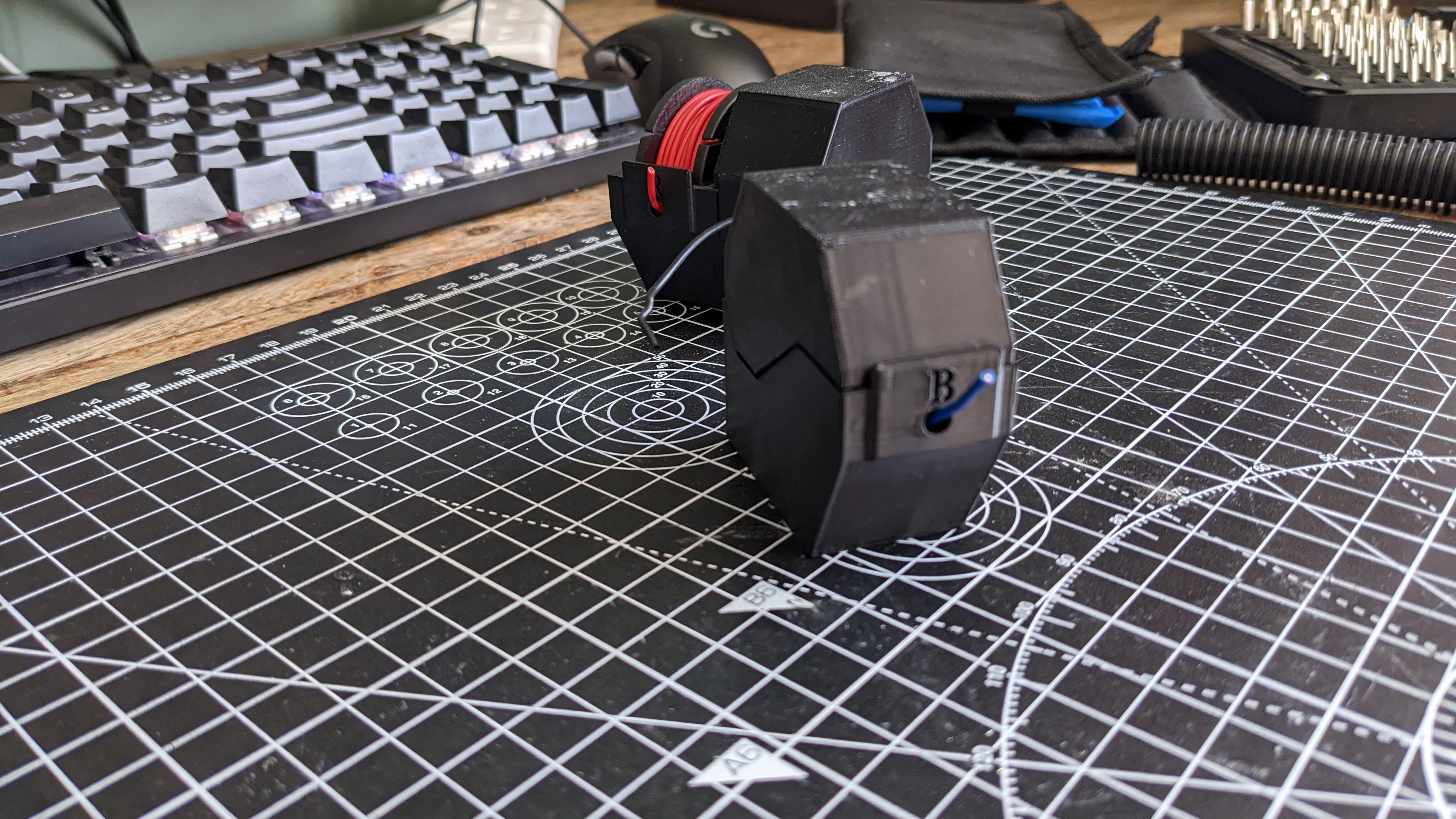 Wire holder single for 19.5mm reale single