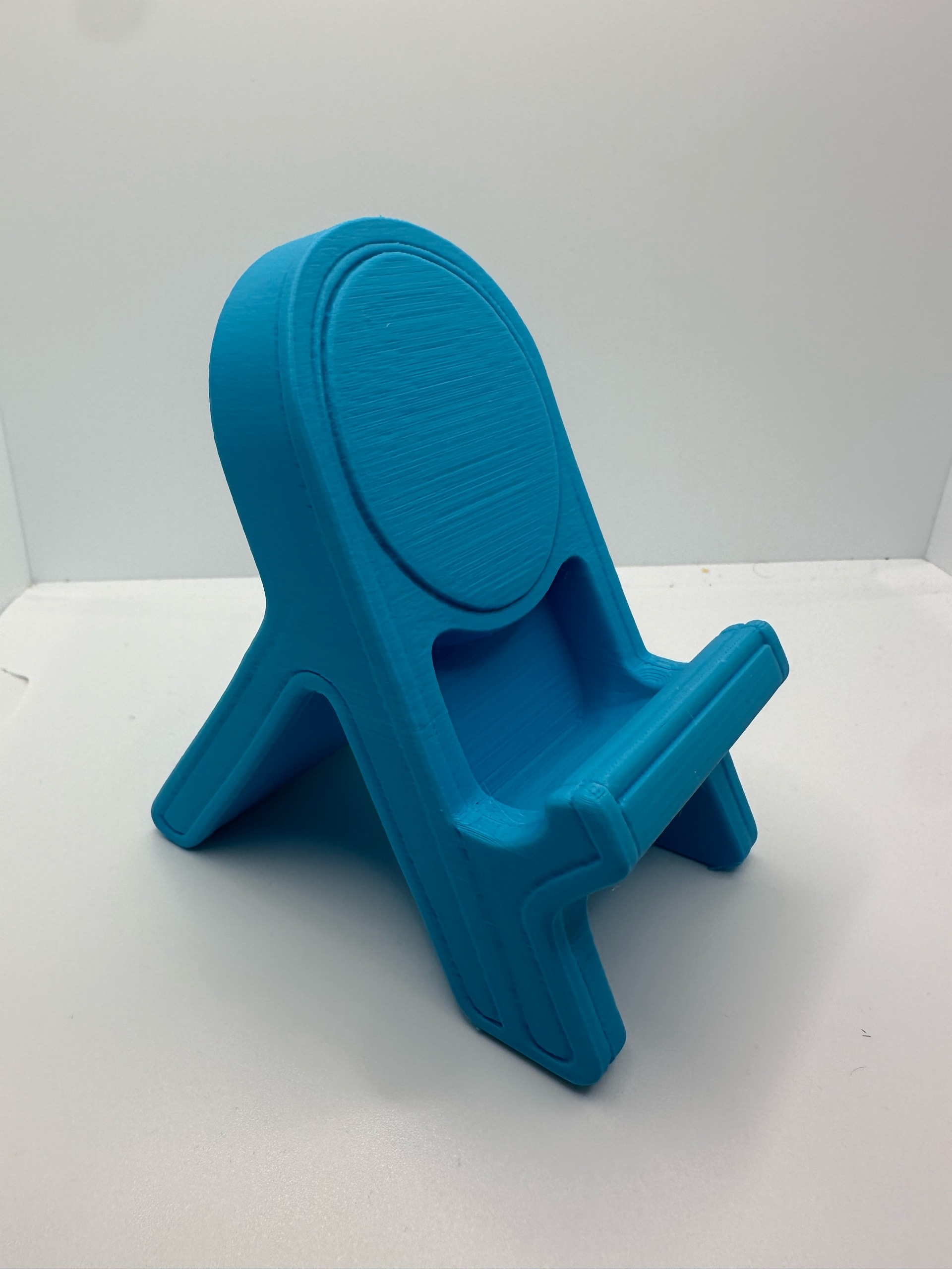 Compact Modern Phone Stand – Stylish 3D Printed Holder