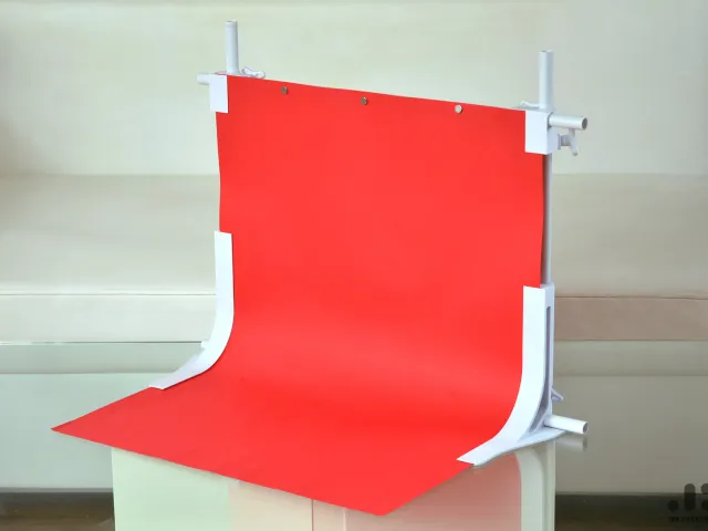 Expandable photo studio