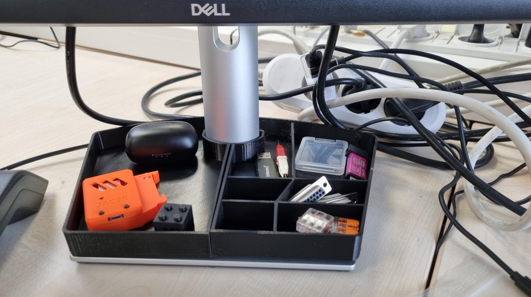 Dell monitor S2721DS storage trays