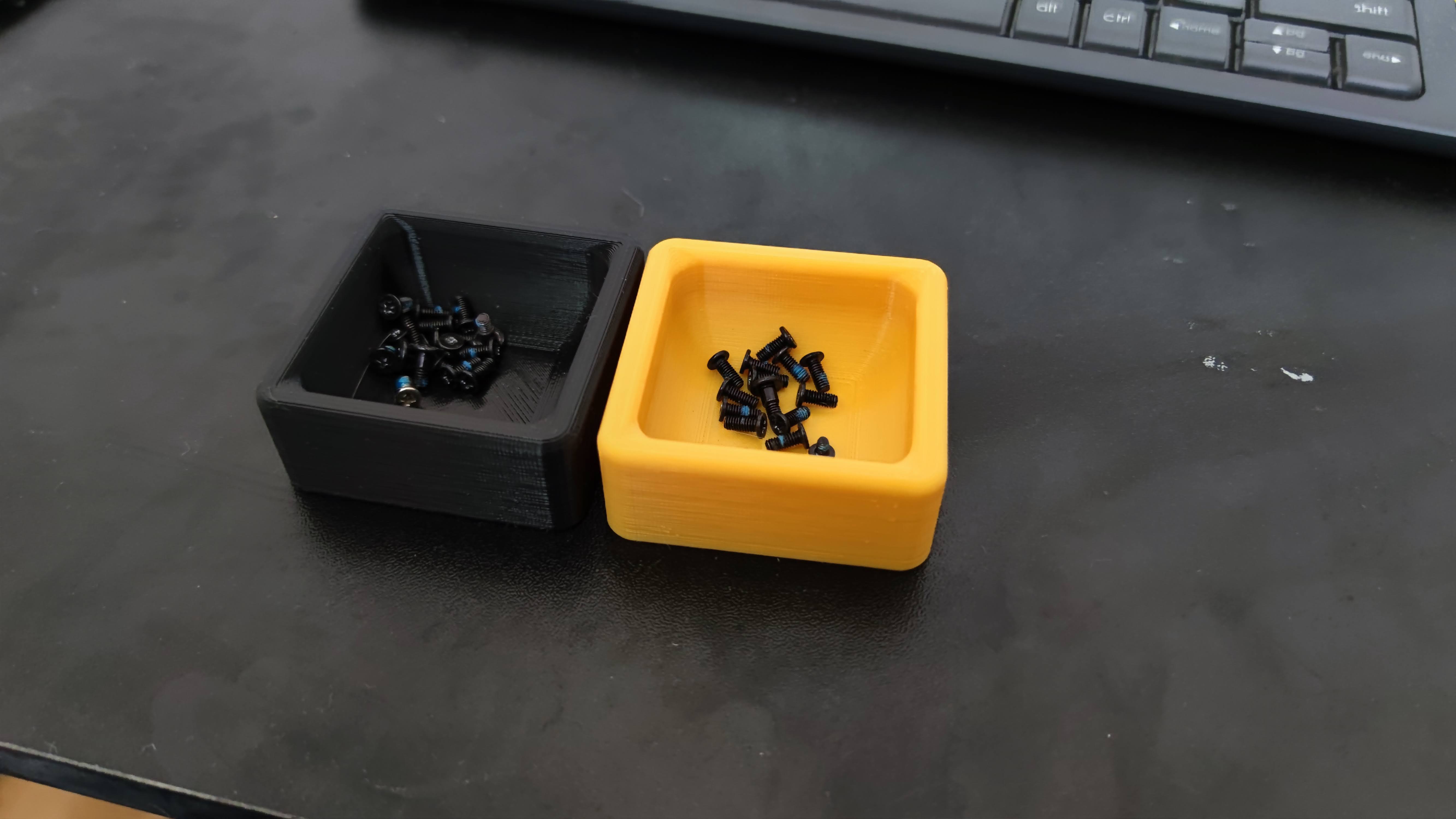 Basic screw cup
