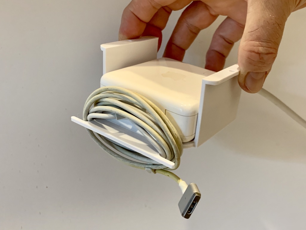 Miniatura 3 do modelo 3D MacBook Pro Power Adapter Under-table bracket