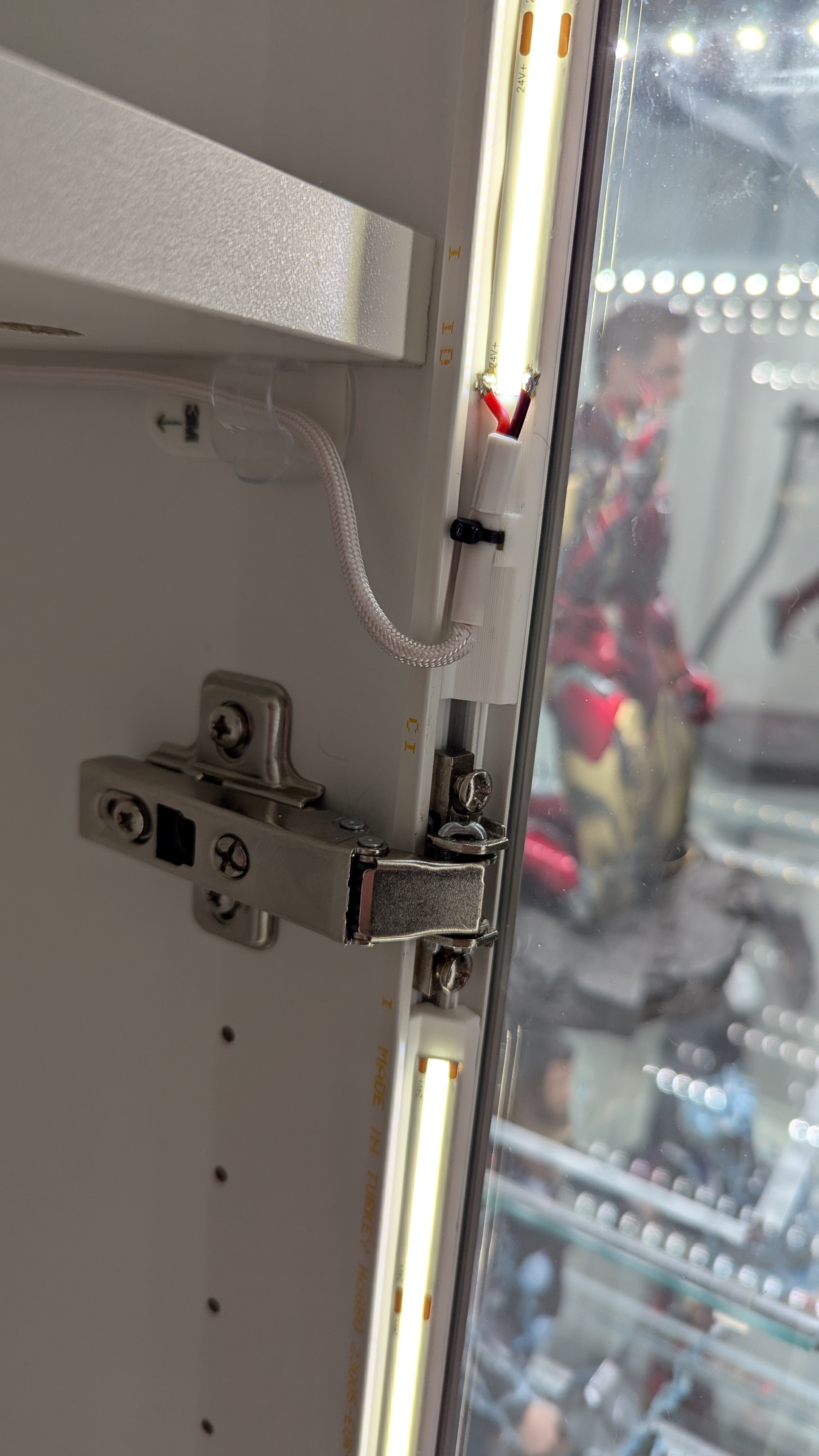 IKEA HÖGBO (HOGBO) Glass Door Compatible COB LED Strip Mounting Trim — miniatura 11