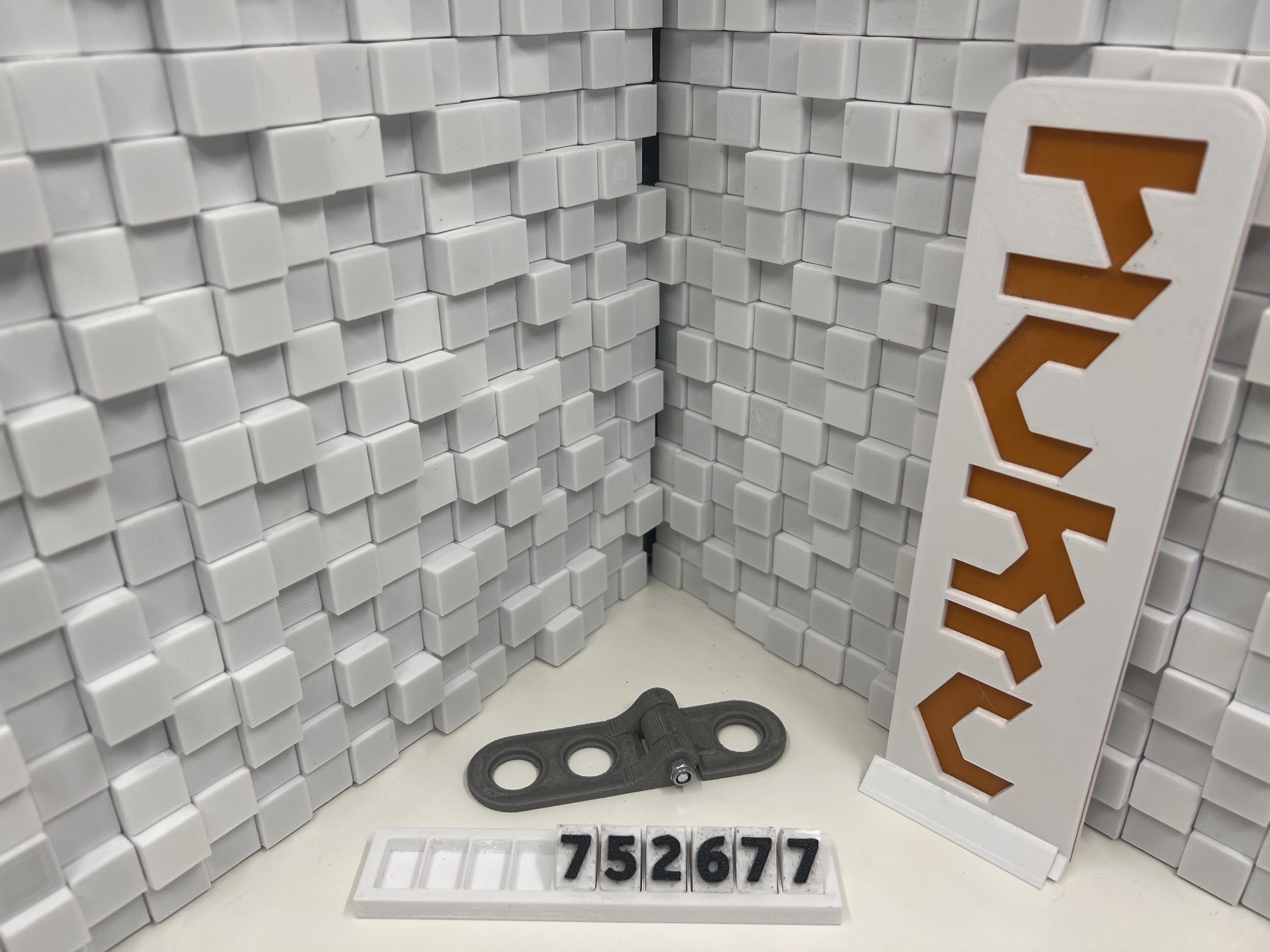 CardBoard Hinge compatible makedo