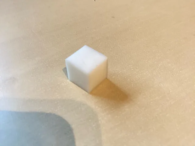 Simple Cube 2cm * 2cm * 2cm