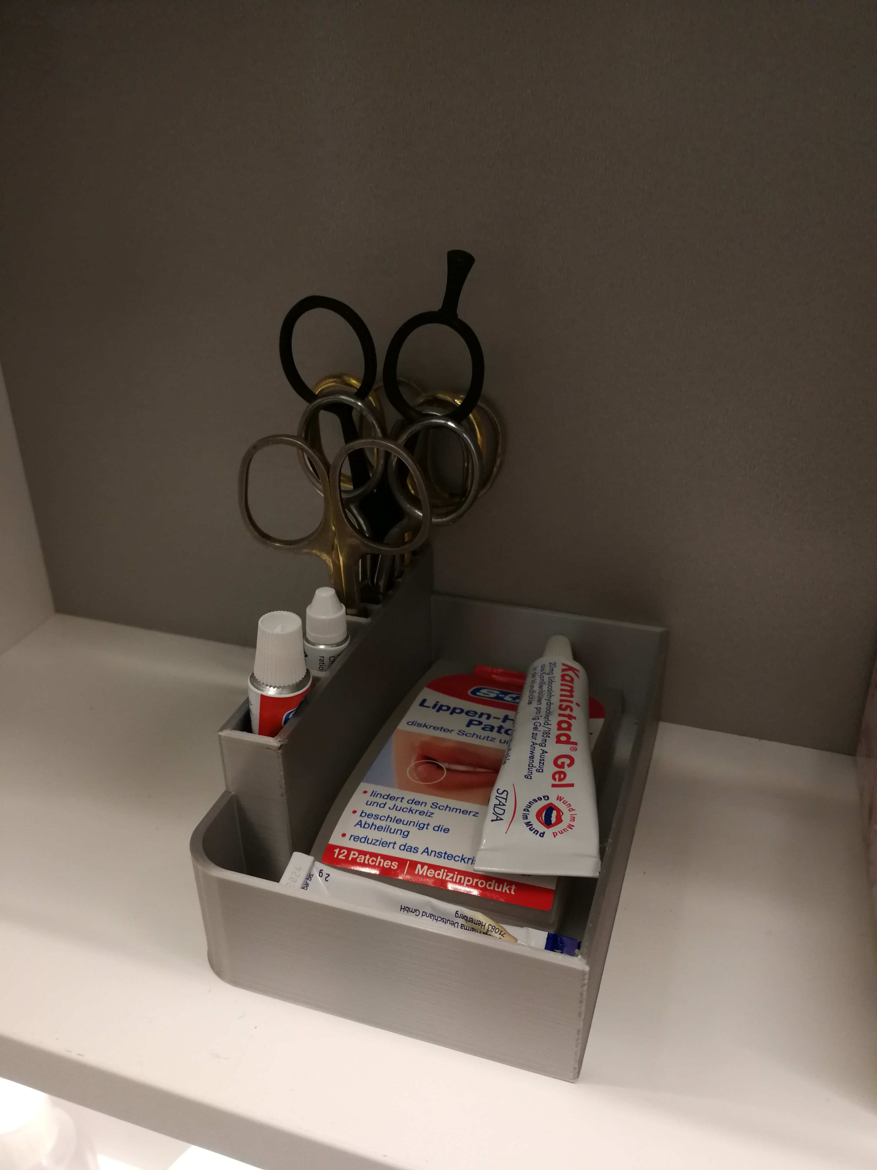 Bathroom small parts box