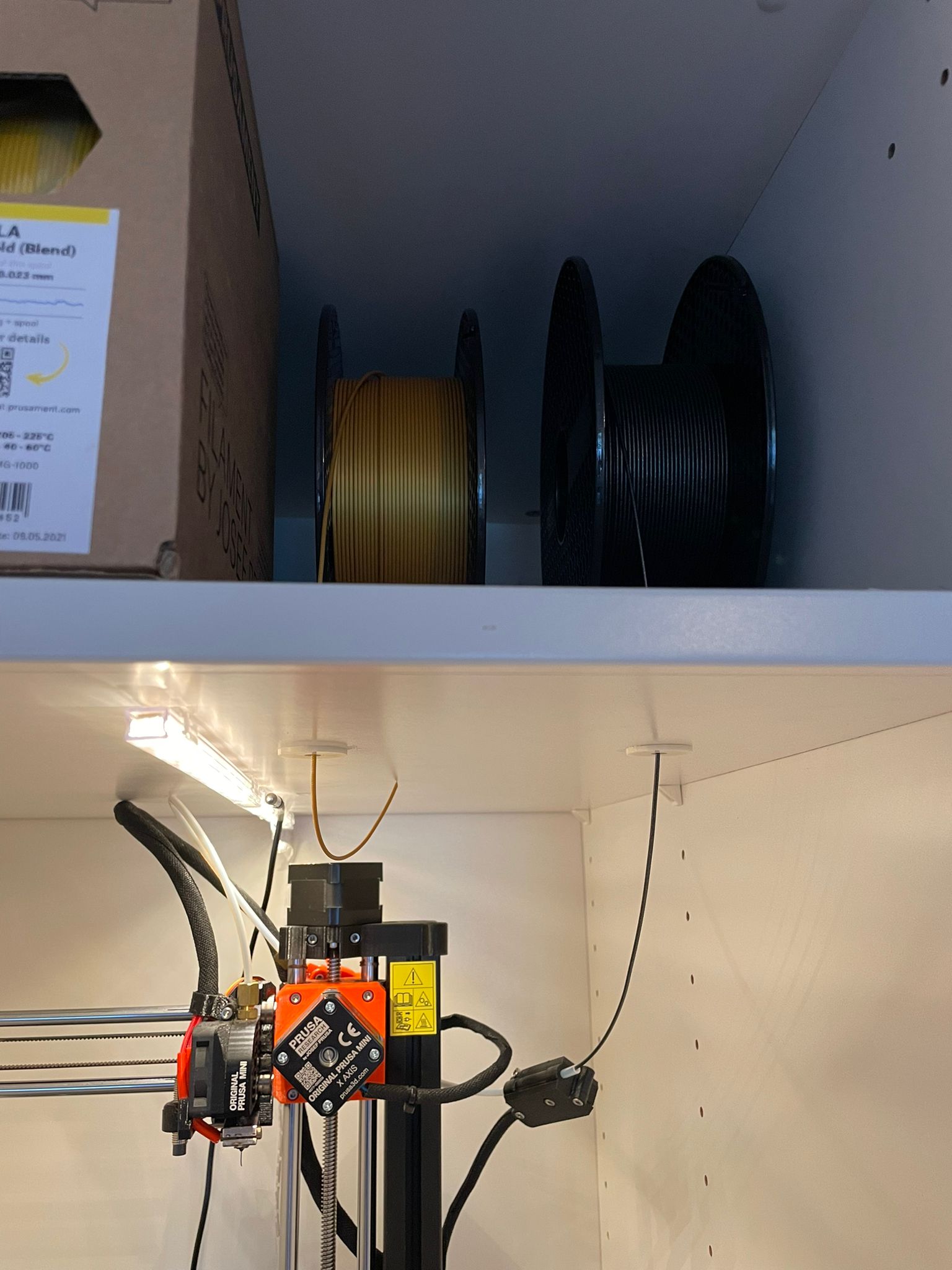Spacers // Filament guide for 3D-Printing enclosure // 3D-Printing cabinet