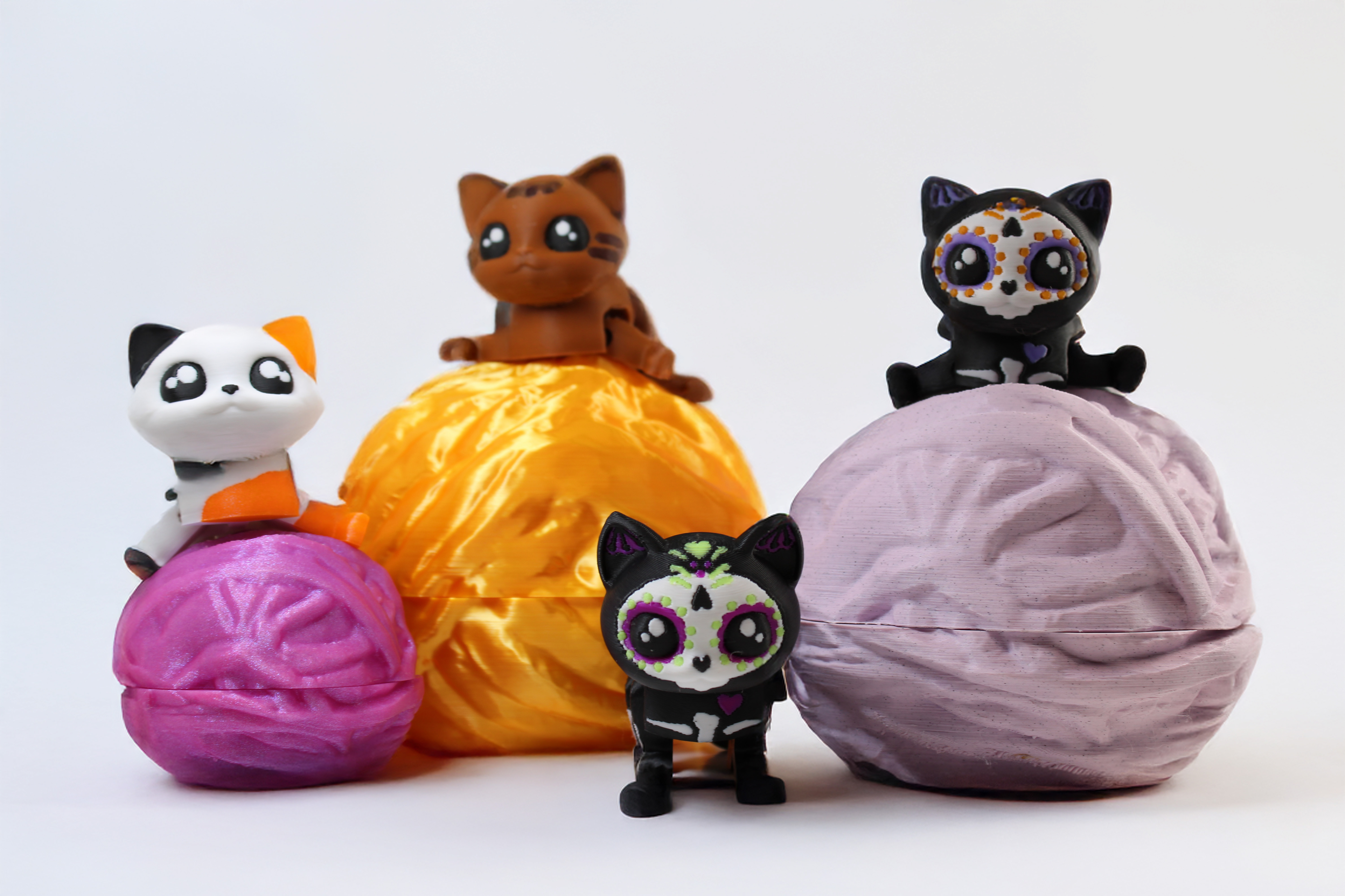 Articulated Yarn Ball Kitty