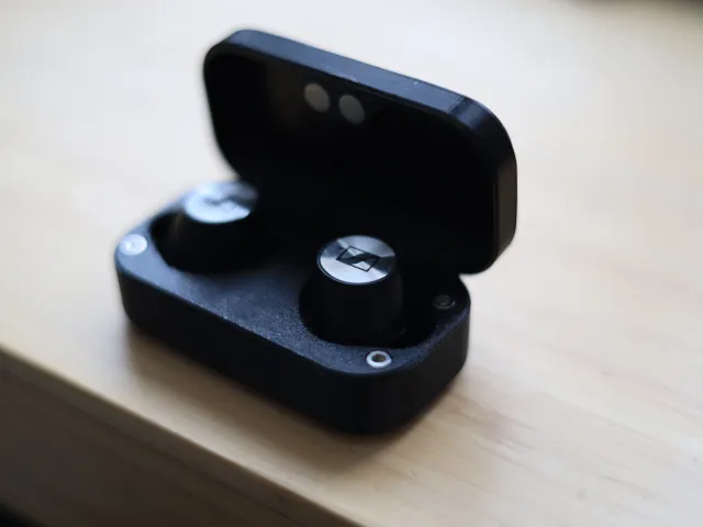 Sennheiser Momentum True Wireless Charging Case