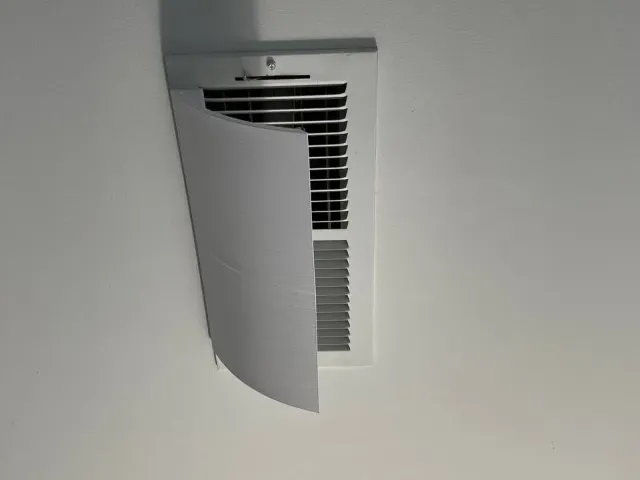 Air conditioner vent cover - air deflector — foto autora
