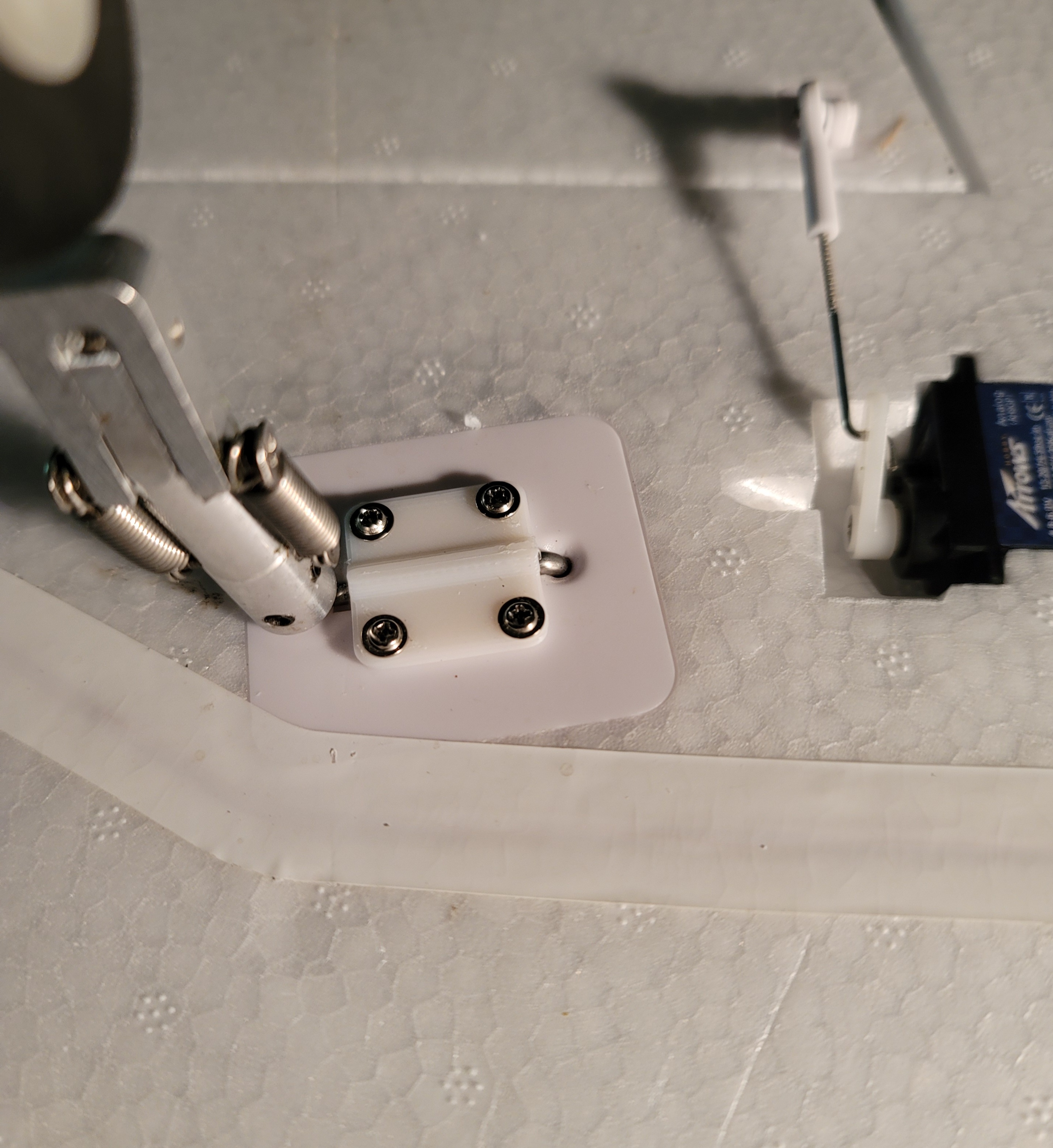 Arrows Marlin landing Gear Clamp