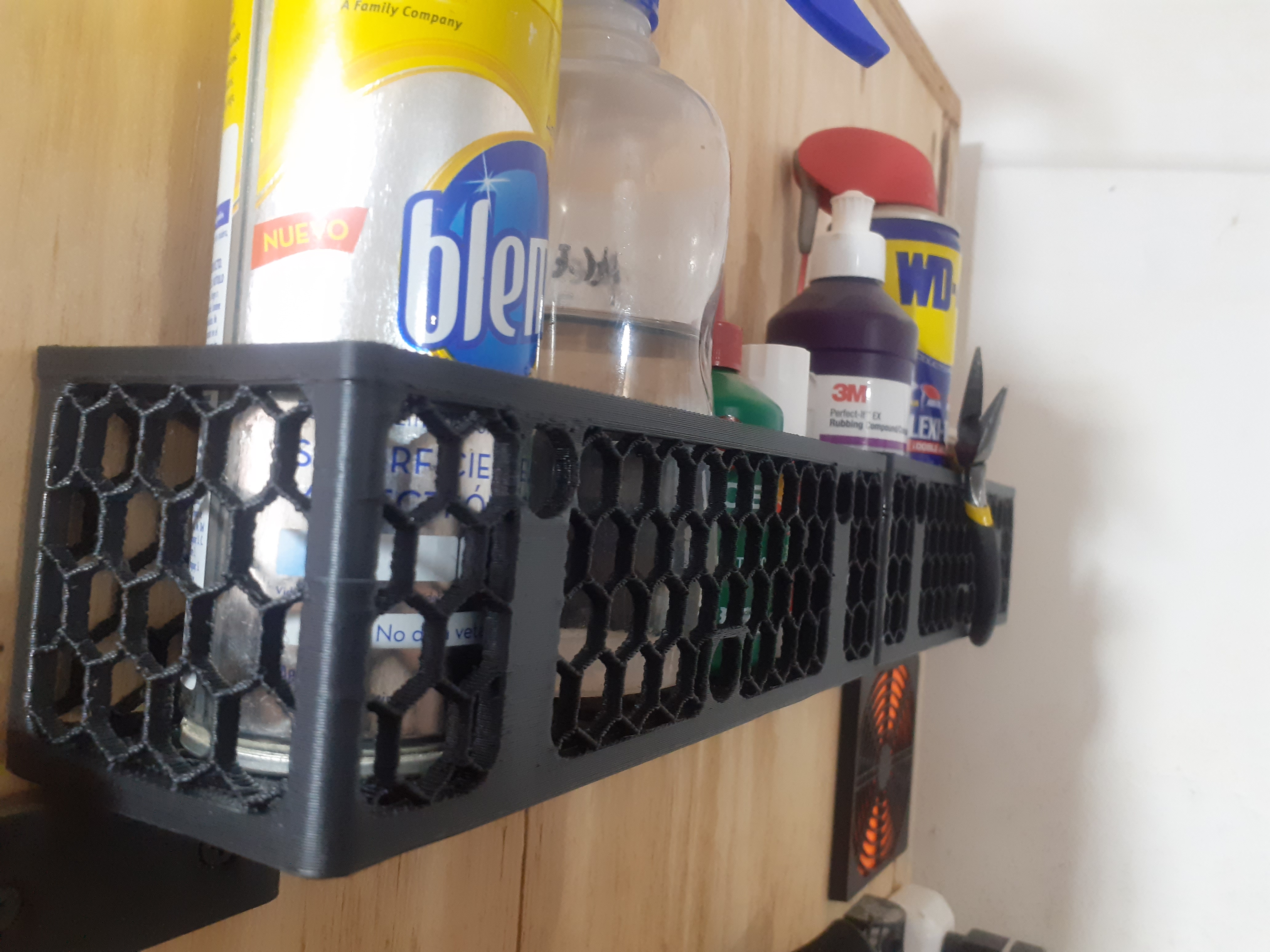 Miniatura 2 do modelo 3D Simple shelf wall mount