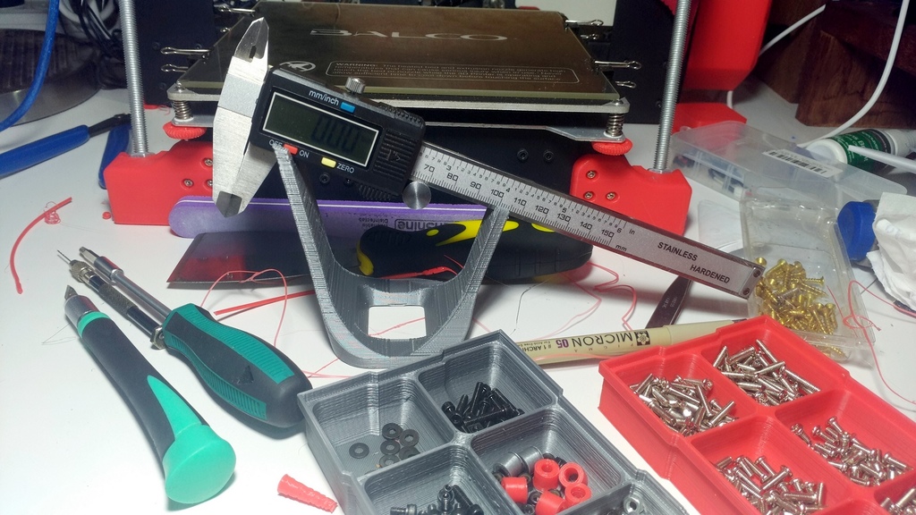 Miniatura 3 do modelo 3D Digital Caliper Holder