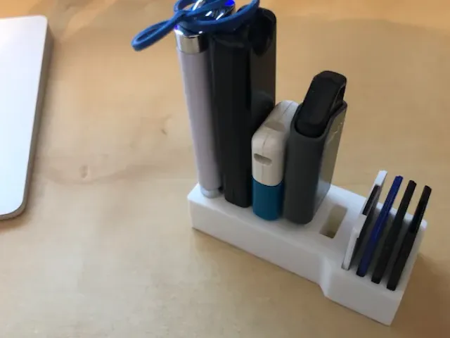 SD and USB Thumb drive Holder Dock