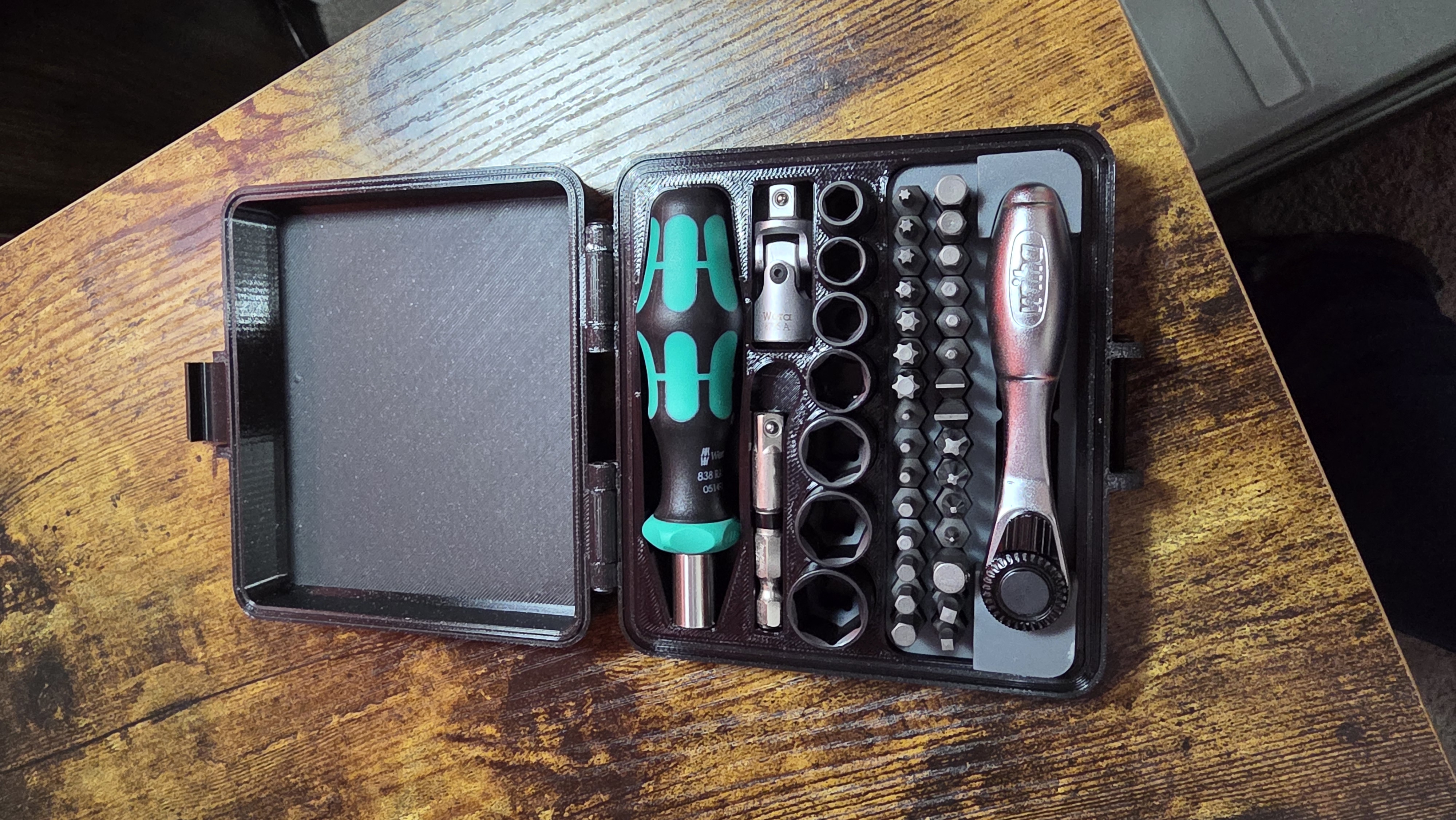 1/4" Tool Set - Ratchet, Screwdriver & Bits