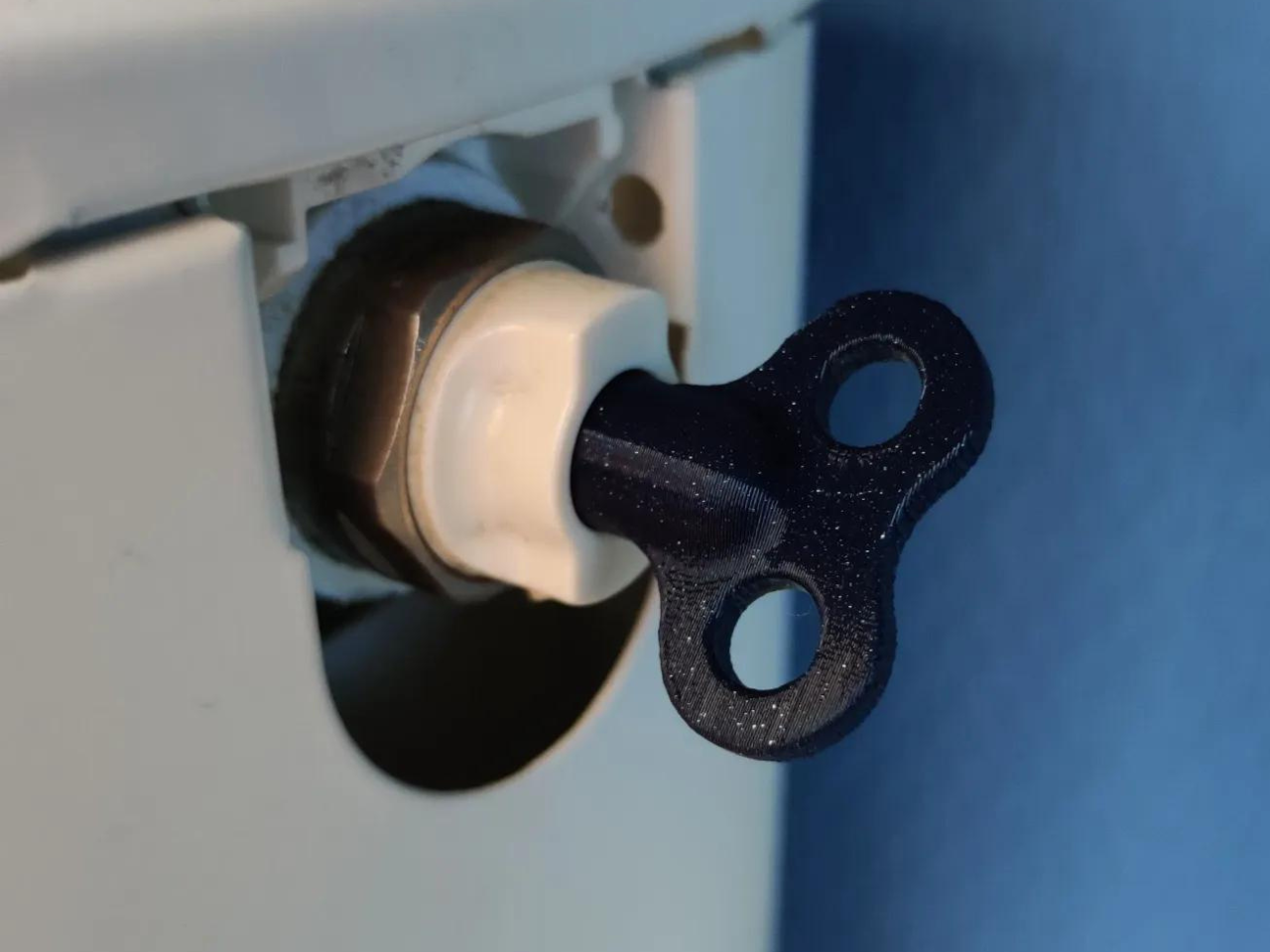 Radiator bleed key