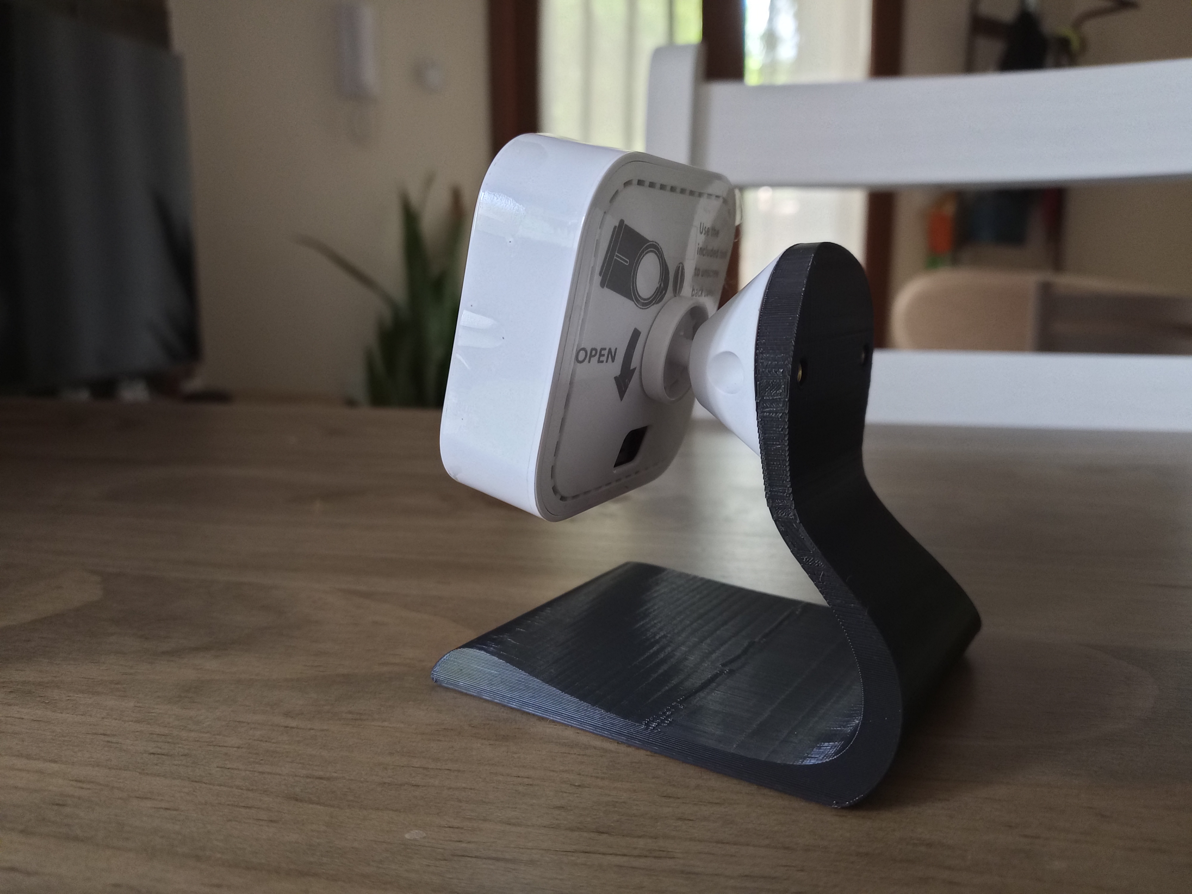 Miniatura 2 do modelo 3D Blink indoor camera stand