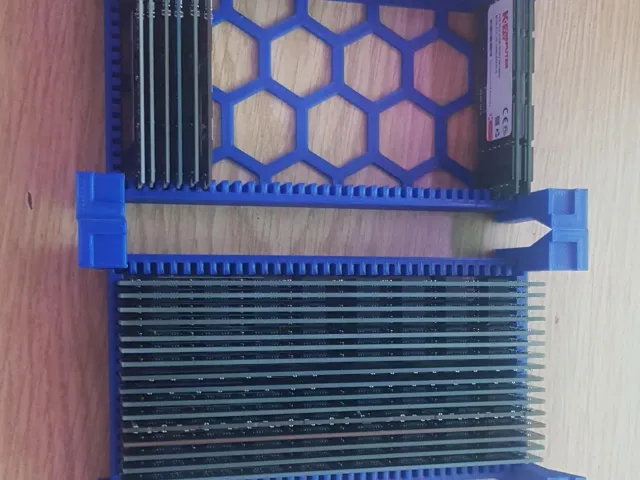 Stackable RAM (RAM HOLDER)
