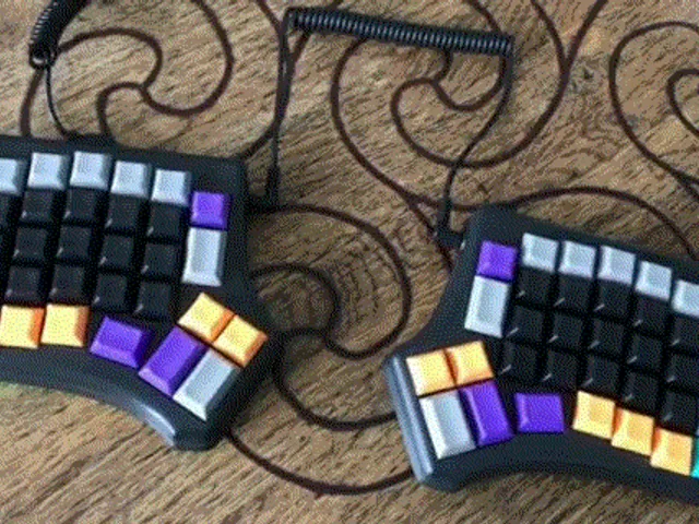 Travel-friendly Redox Keyboard