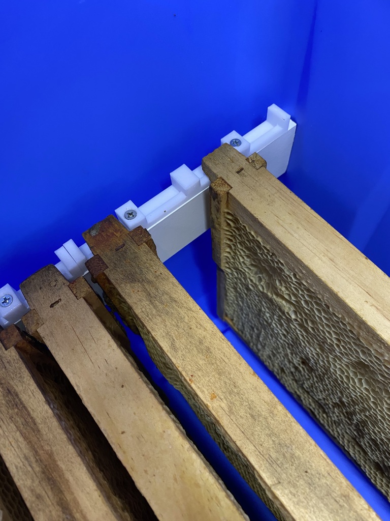 Beehive Frame Holder — thumbnail 2