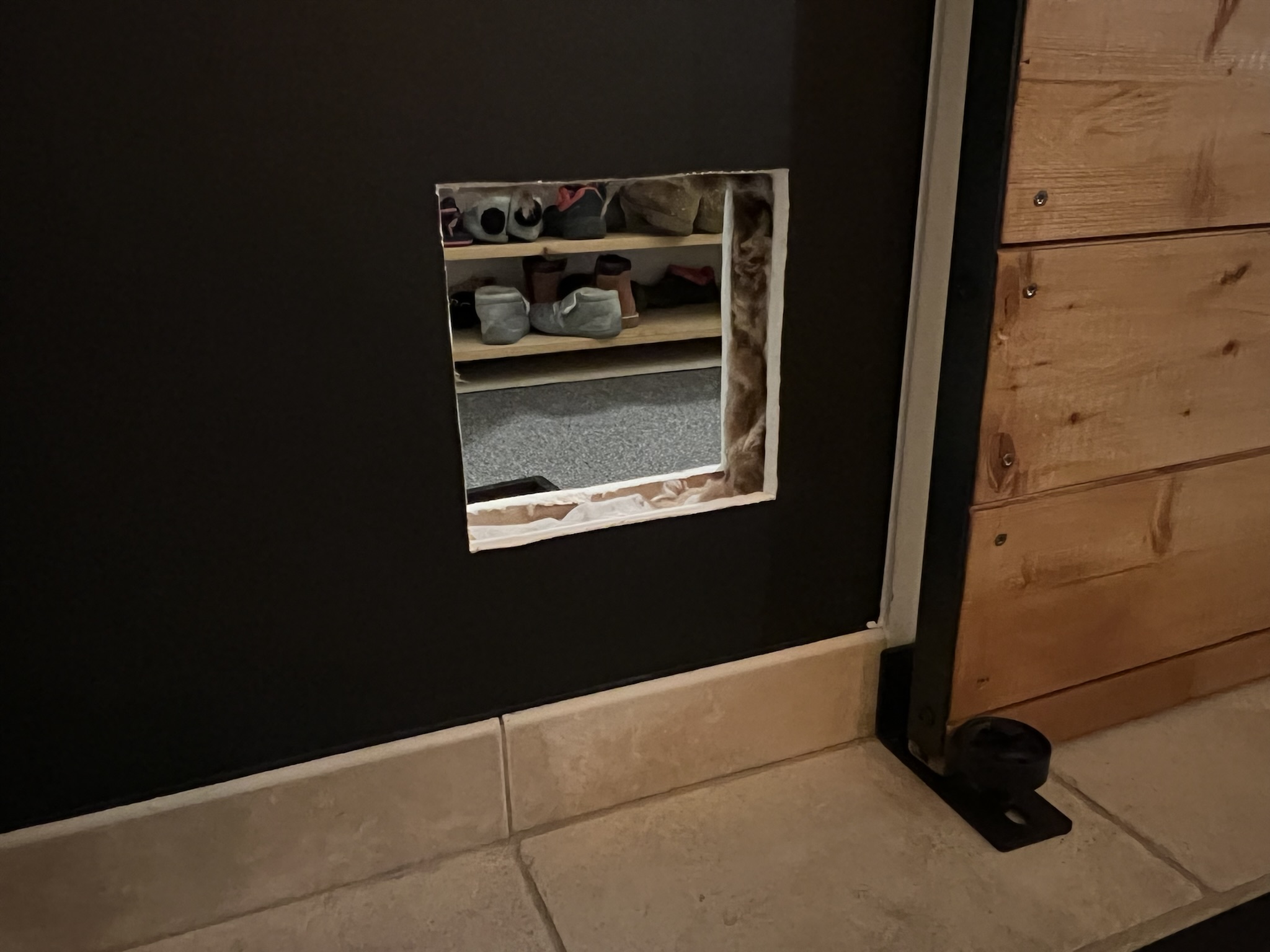 Cat door wall insert by Arnaud Le Coq Download free STL model