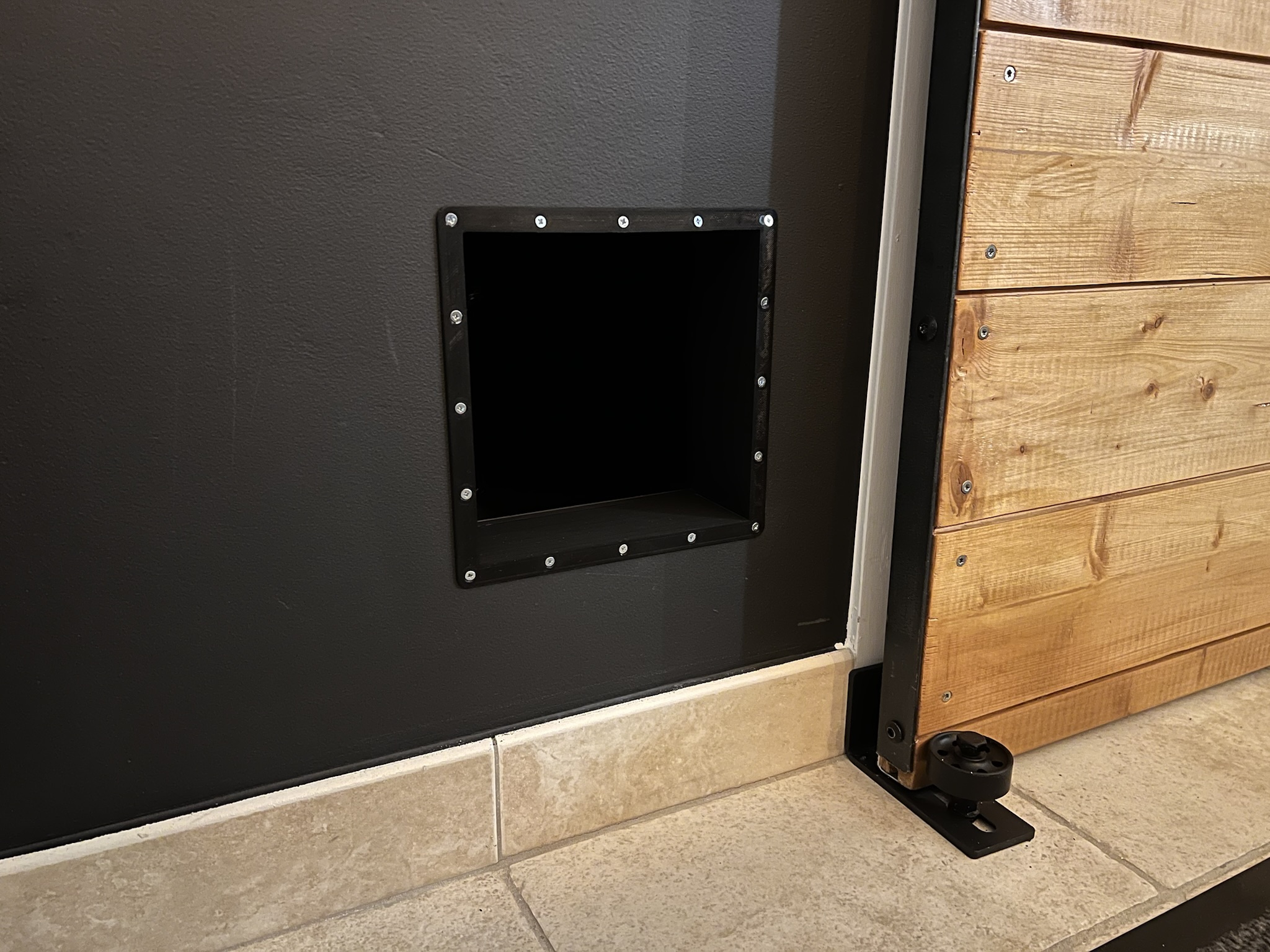 Cat door wall insert by Arnaud Le Coq Download free STL model