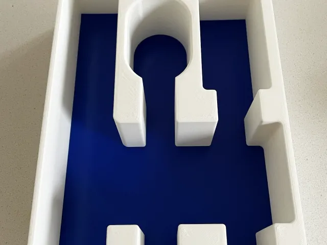 Utensil tray for narrow drawers