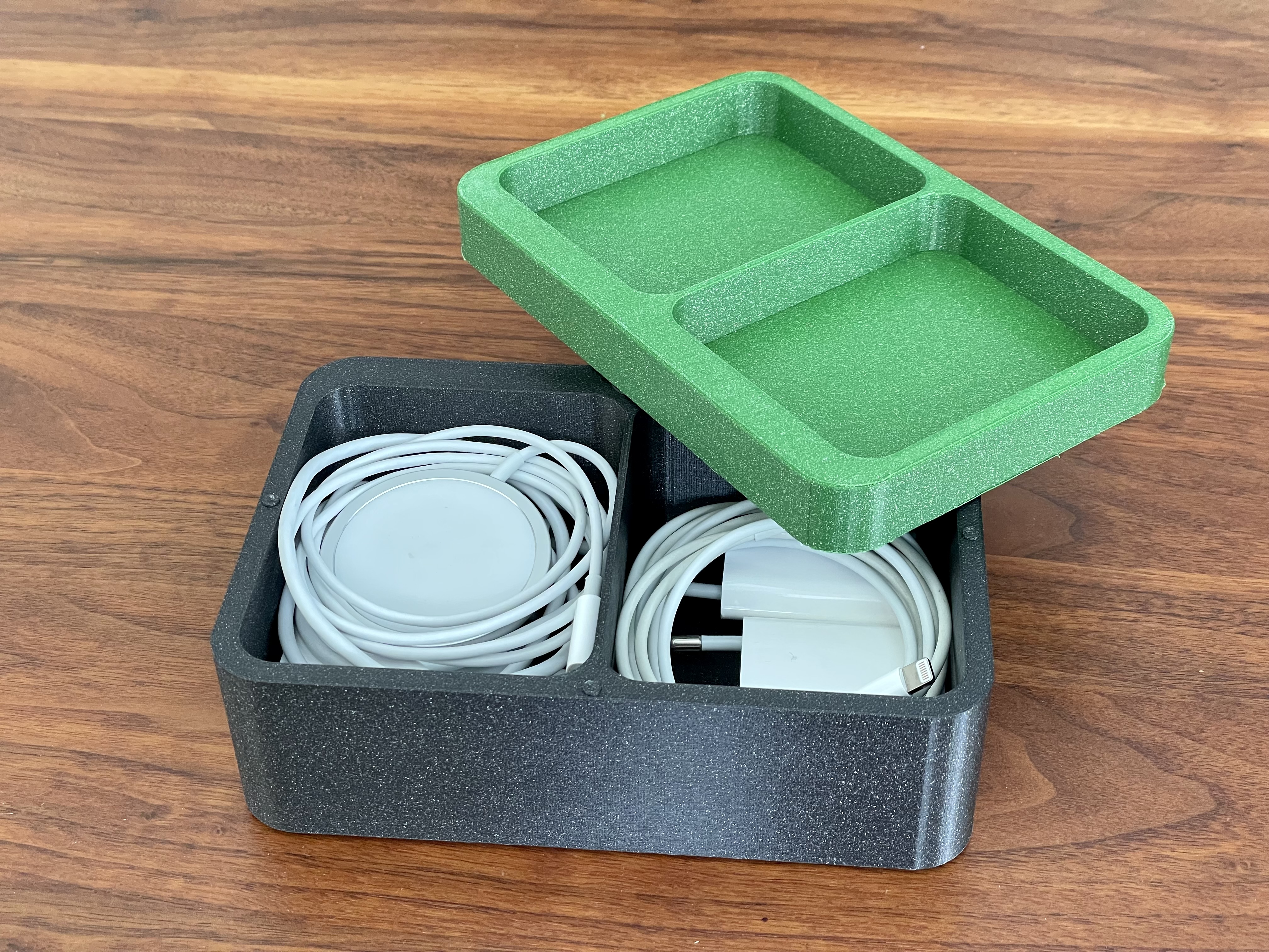 Swivel Tray Box (OpenSCAD)
