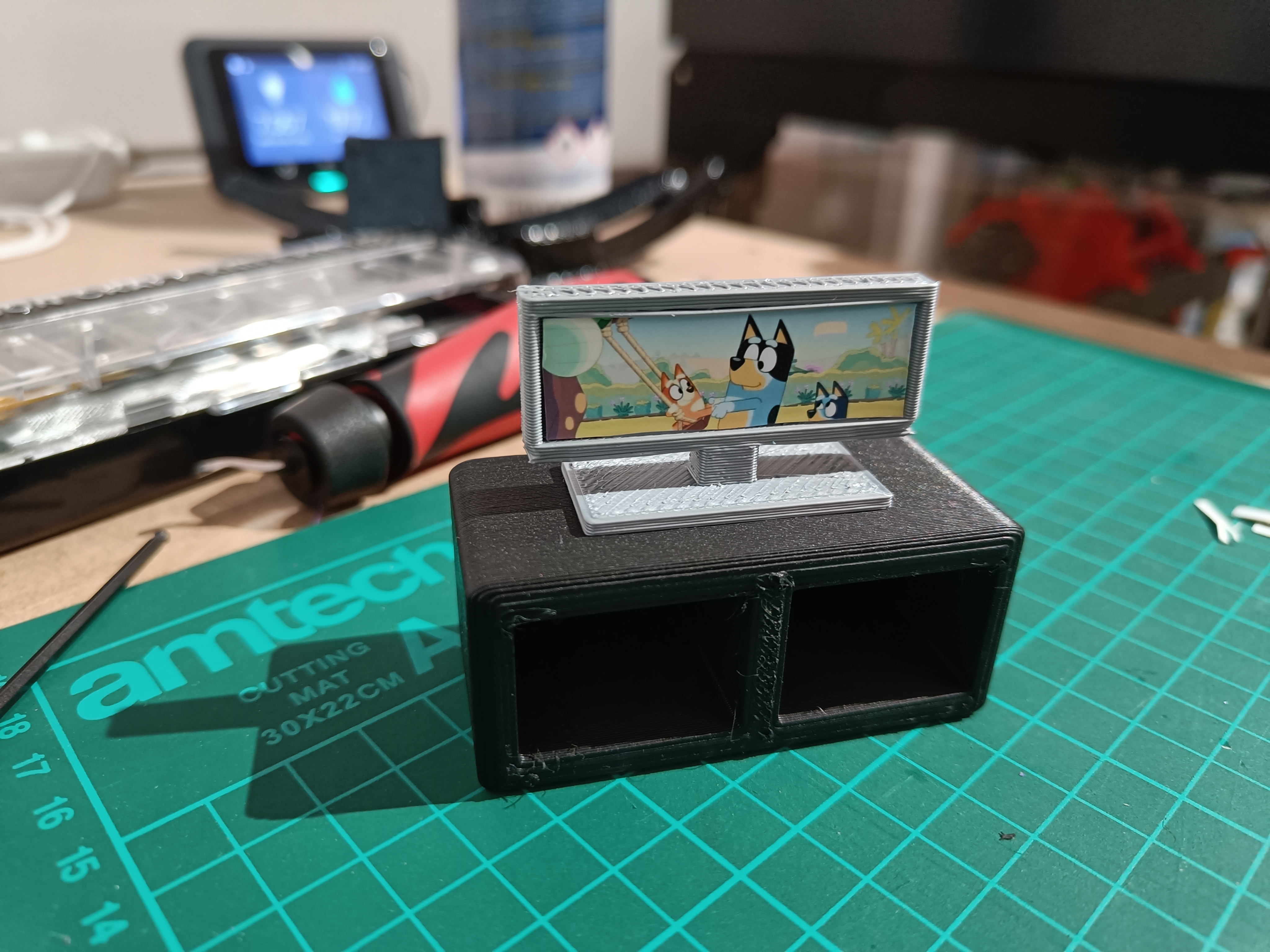 Dollhouse media unit and TV (scaled for 10cm figures)