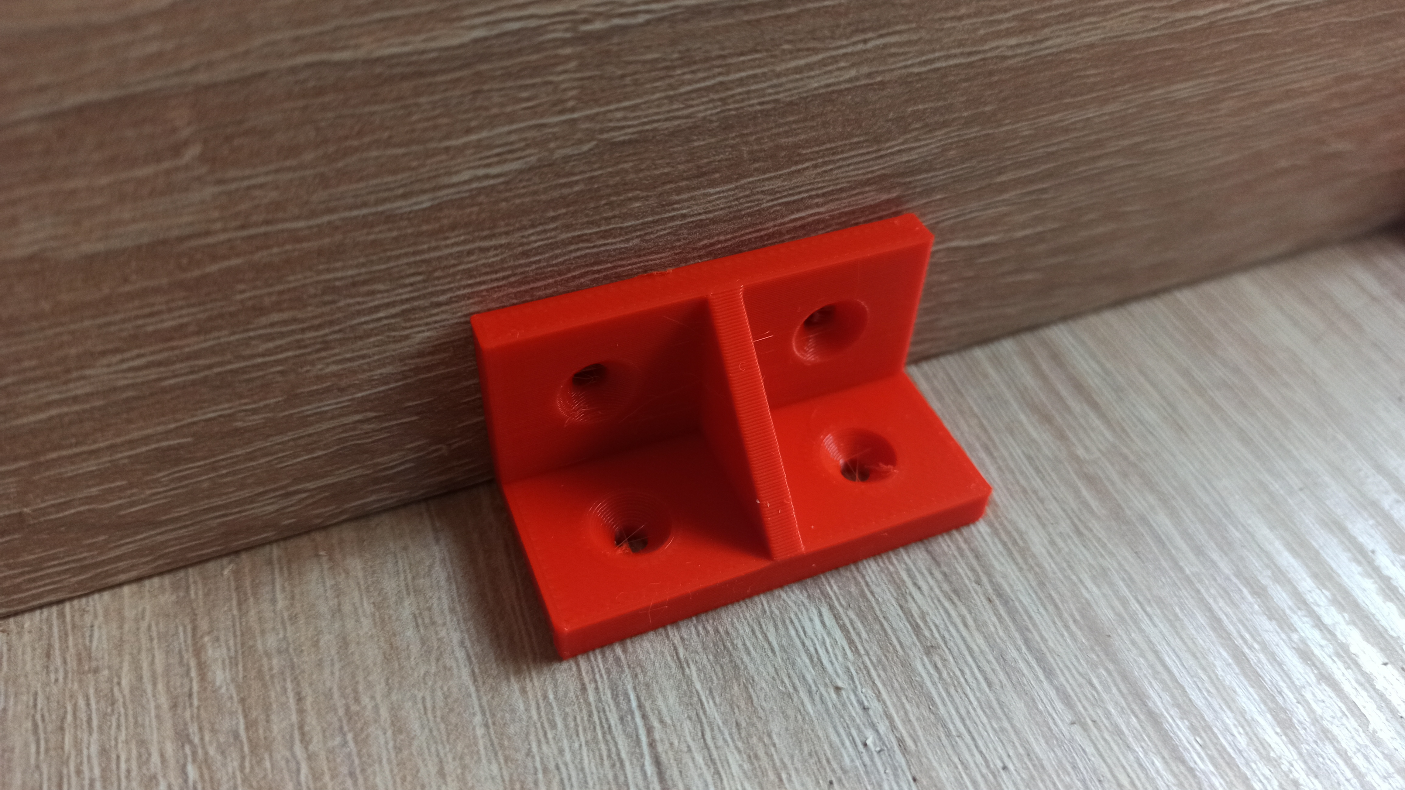 Furniture angle, corner for fixing elements