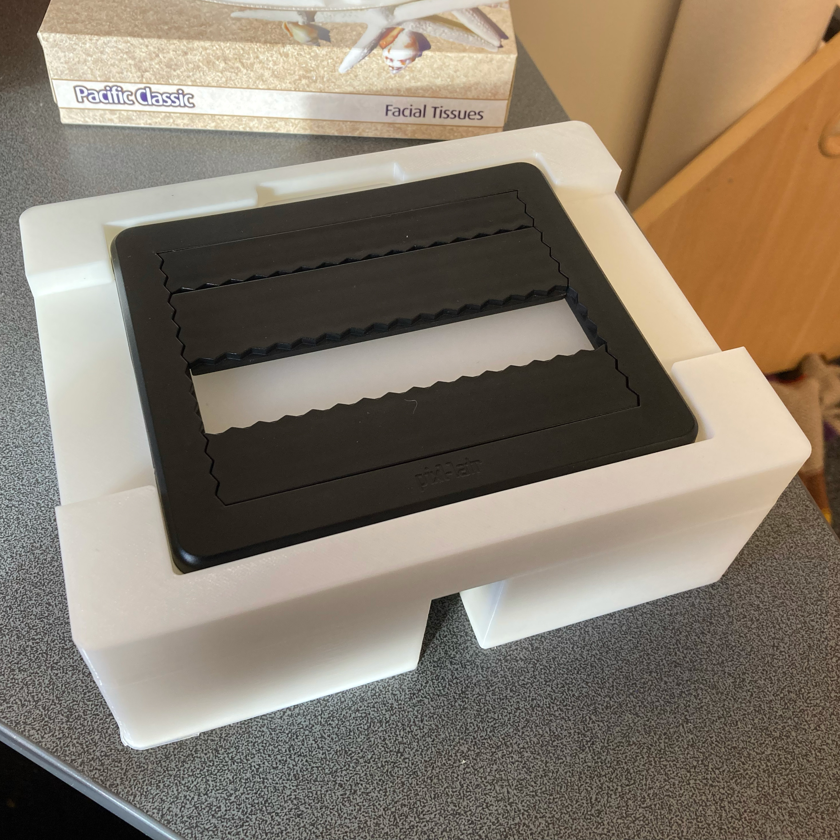 LED panel adaptor tray for Pixl-latr film holder