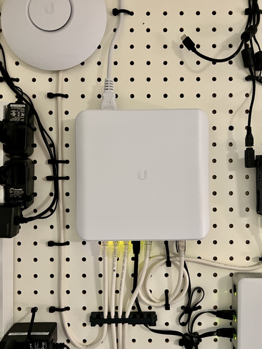 Ubiquiti USW Lite 16 Mount Plate