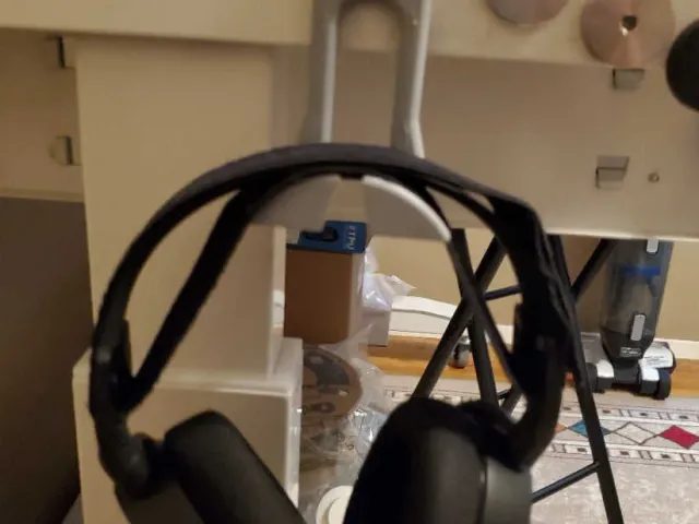 Magnetic or Screw-in  Headphone Holder