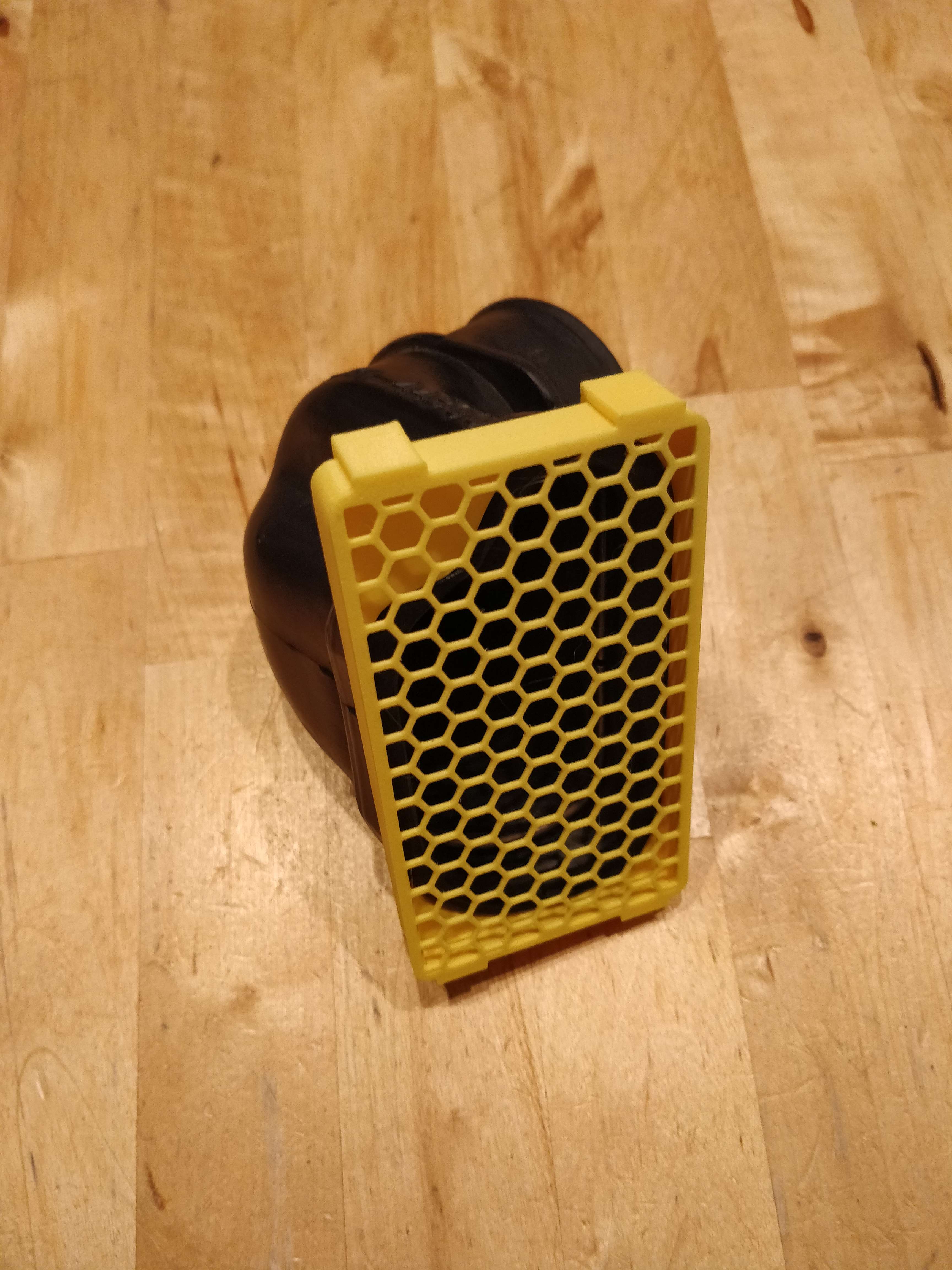 Suzuki DR Big 750/800 prefilter holder