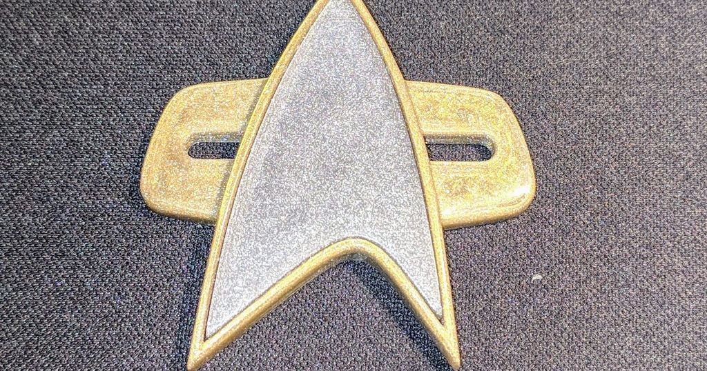 star-trek-voy-ds9-badge-2-piece-design-by-blecheimer-download