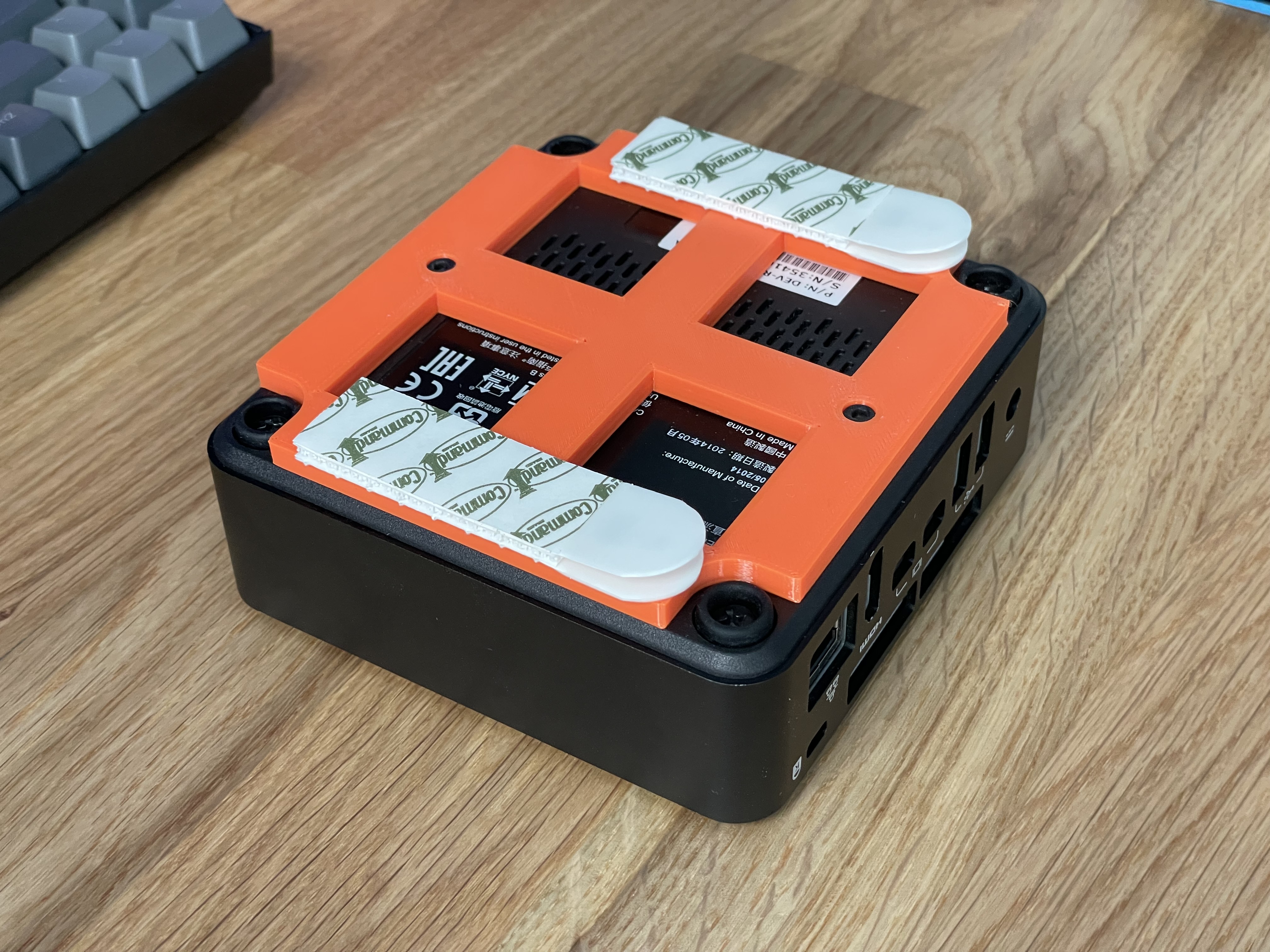 Miniatura 5 do modelo 3D Intel NUC Second Generation (DC53427HYE) Basic Mounting Plate