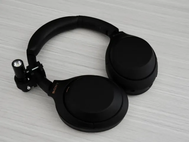 Flashlight Holder for Headphones