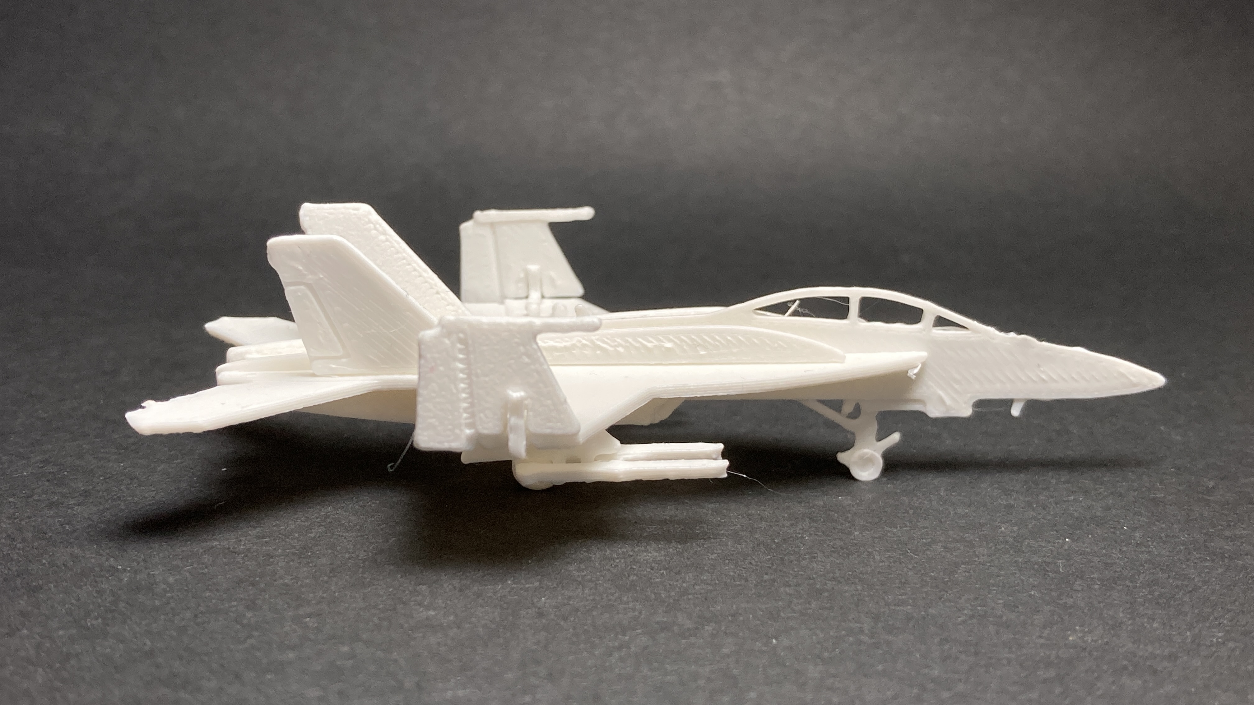 Maquette Métal 3D Blue Angels F/A-18 Super Hornet - Modèle à Assembler, échelle 1:97, Défi Passionnant