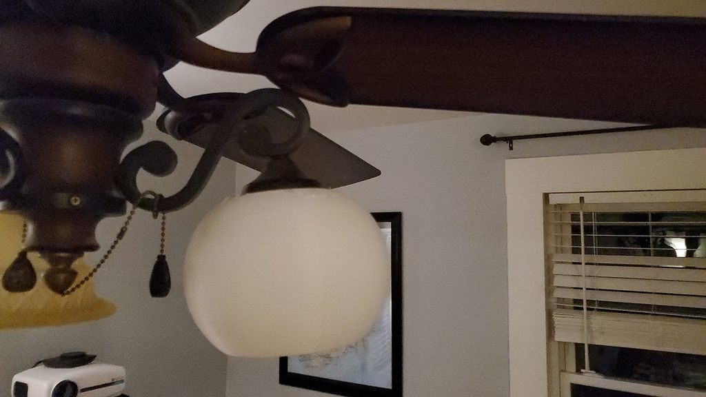 Miniatura 3 do modelo 3D Ceiling Fan Light Shade