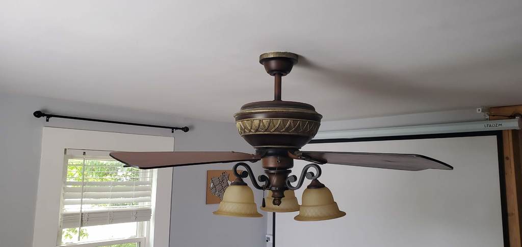 Miniatura 4 do modelo 3D Ceiling Fan Light Shade