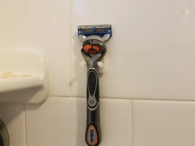 Gillette Fusion Wall Mount